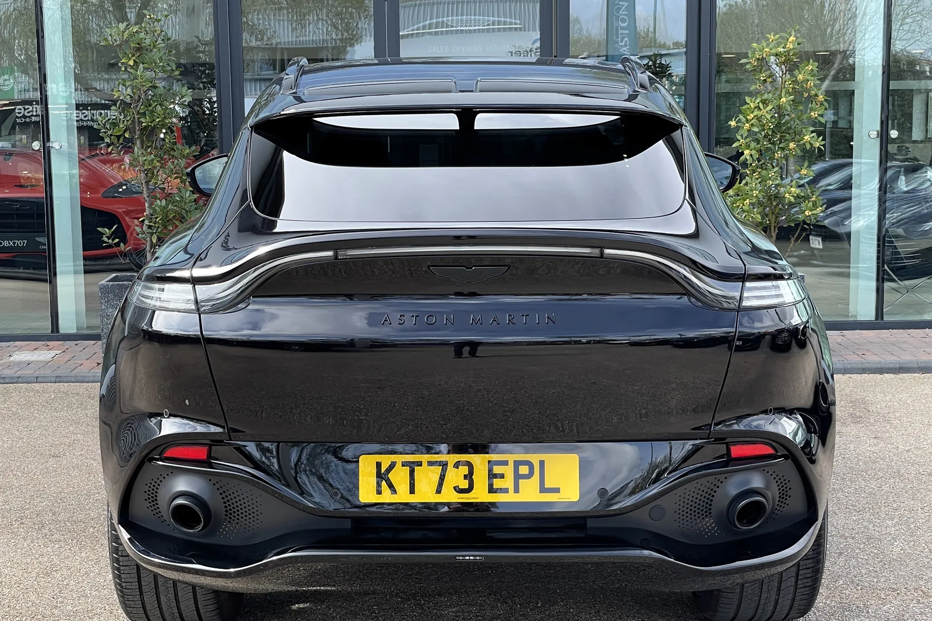 Aston Martin DBX thumbnail image number 21