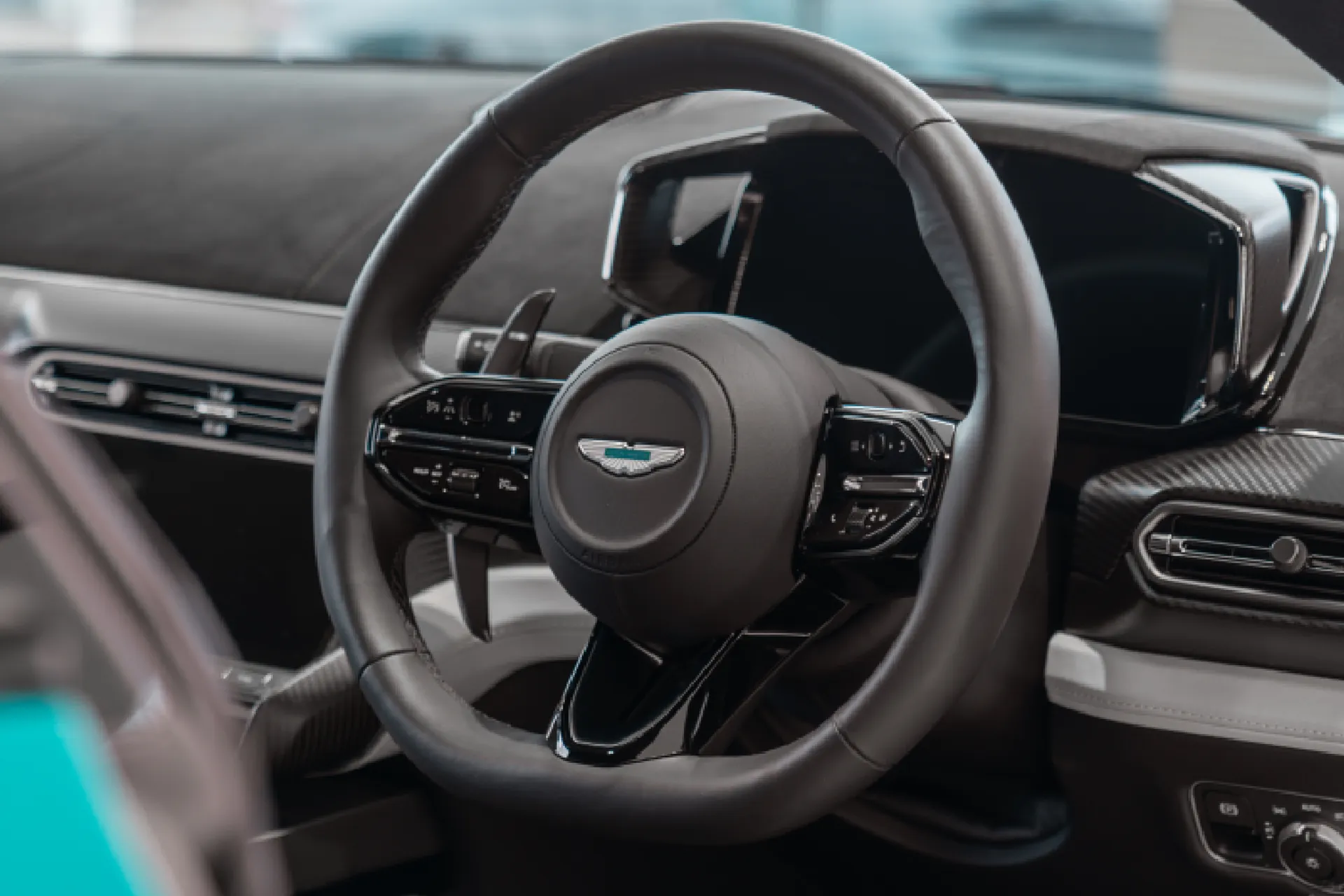 Aston Martin DBX thumbnail image number 78