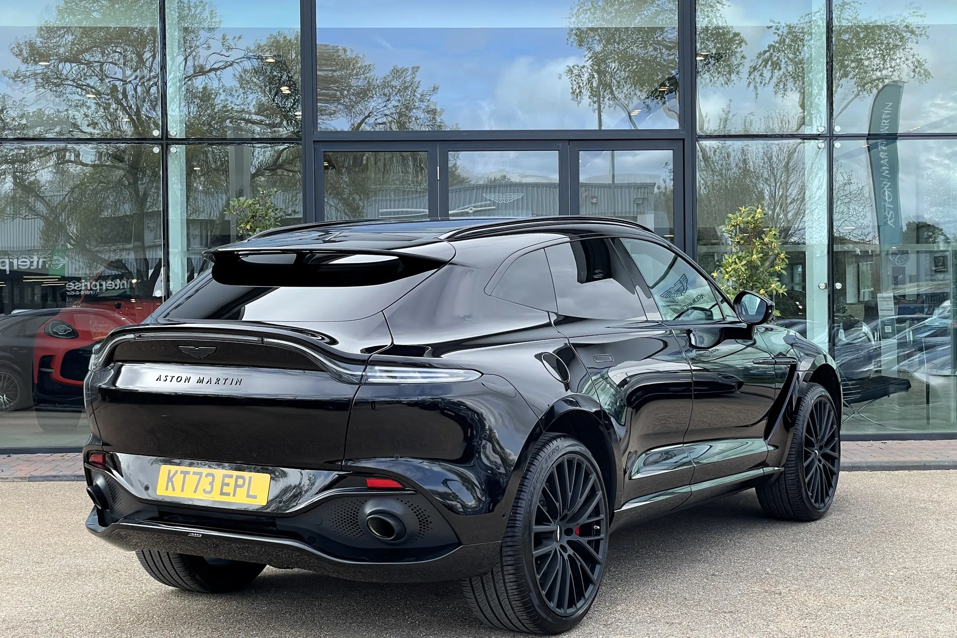 Aston Martin DBX thumbnail image number 22