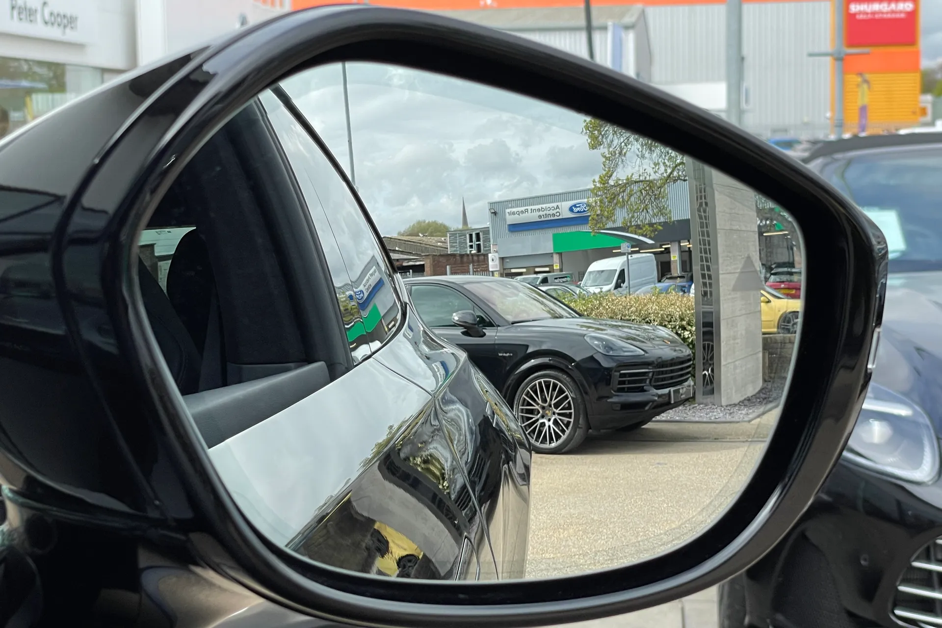 Aston Martin DBX thumbnail image number 62