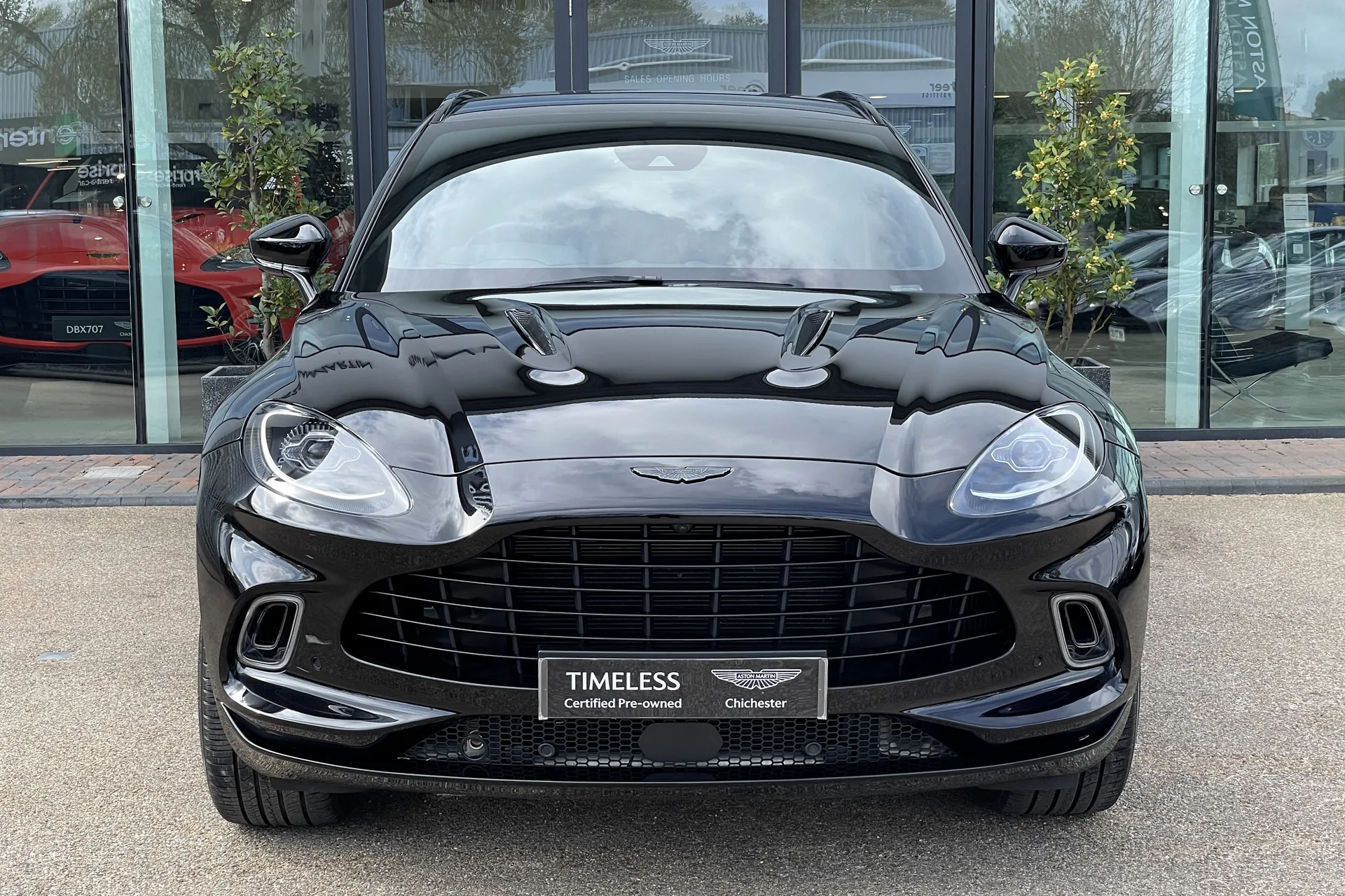 Aston Martin DBX thumbnail image number 66