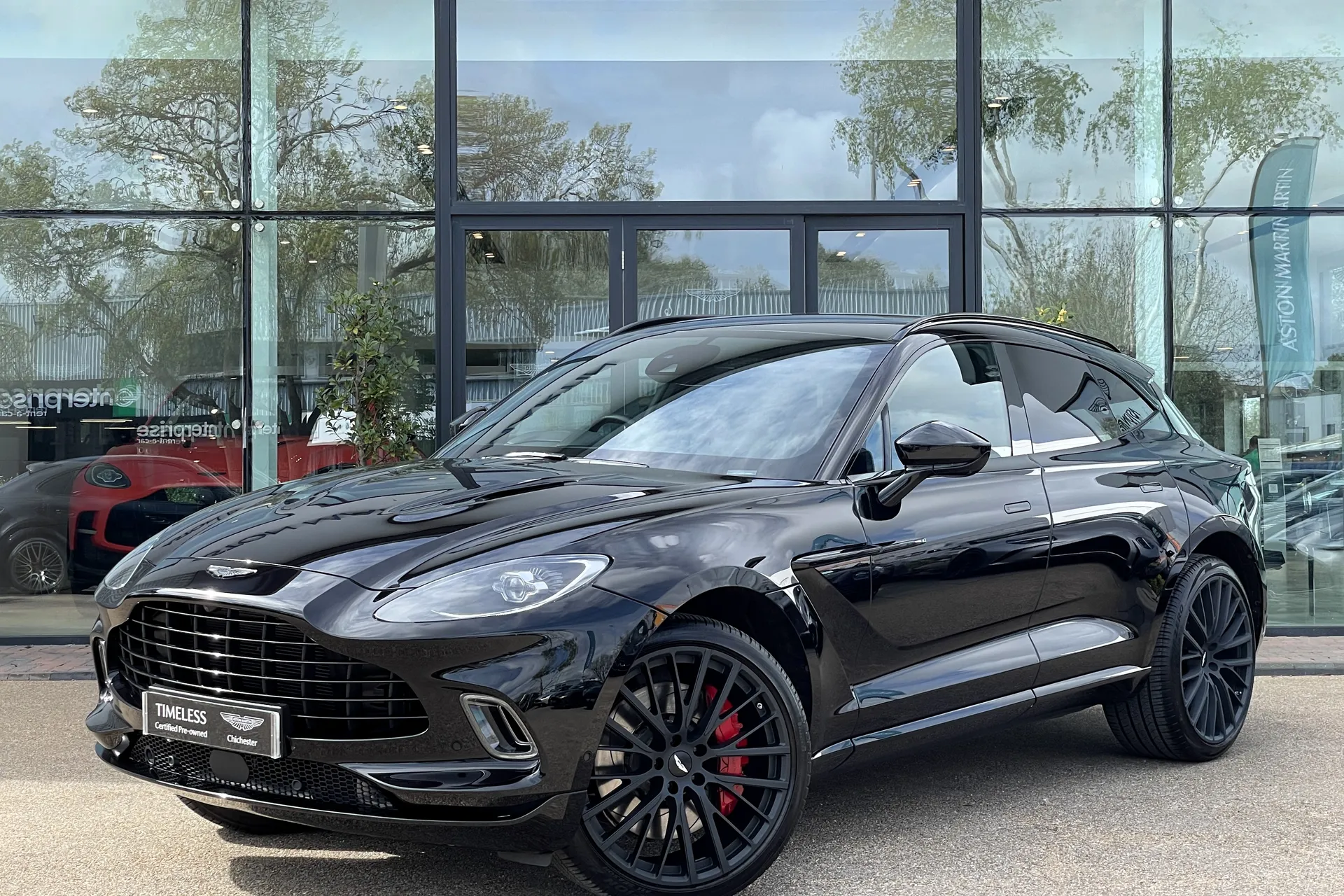 Aston Martin DBX thumbnail image number 8