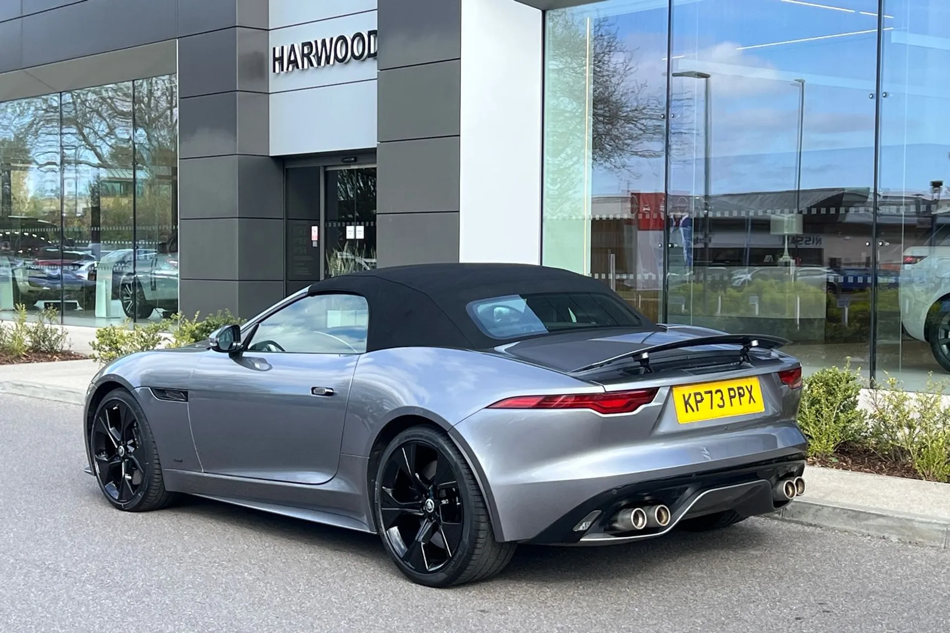 Jaguar F-TYPE thumbnail image number 18