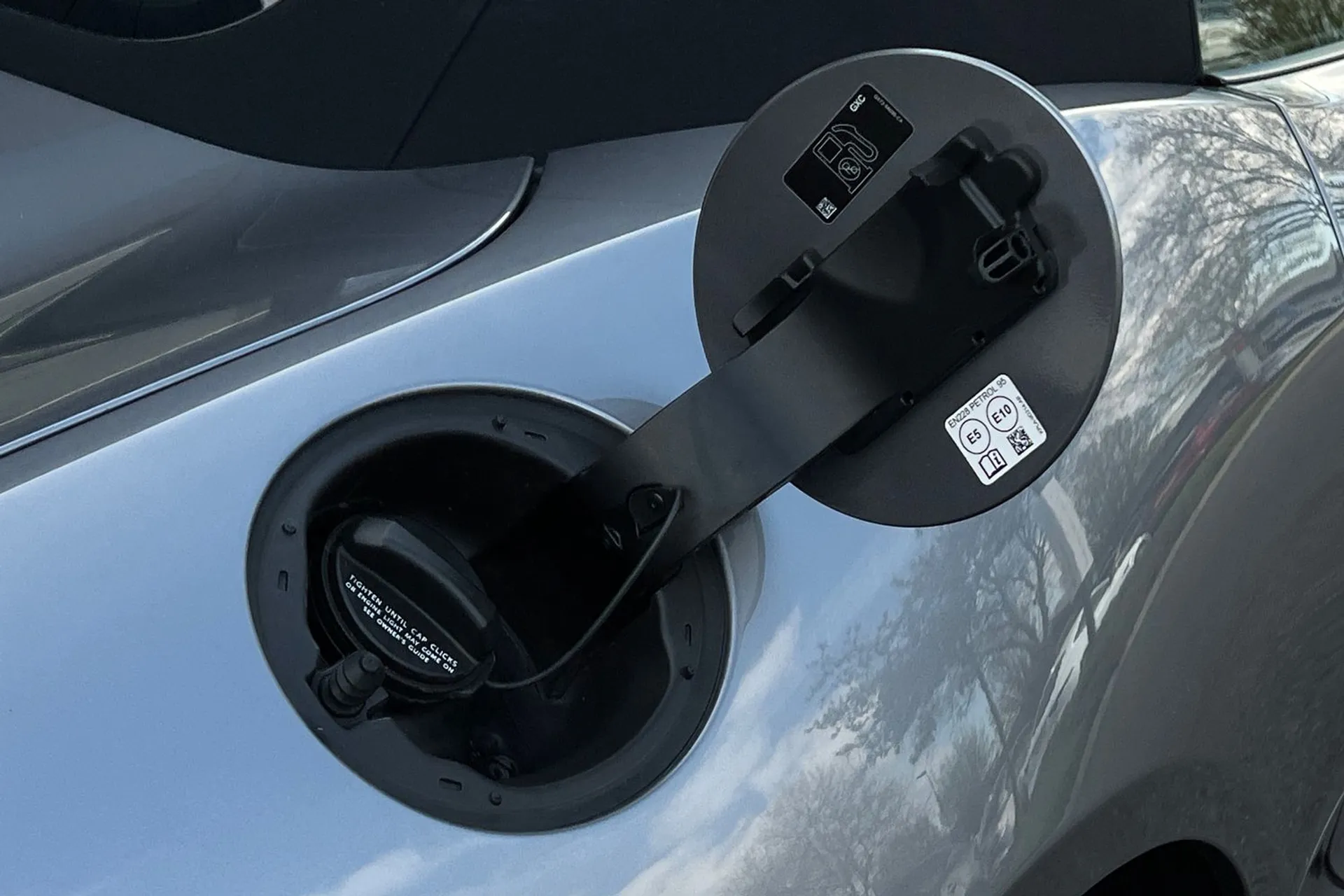 Jaguar F-TYPE thumbnail image number 29