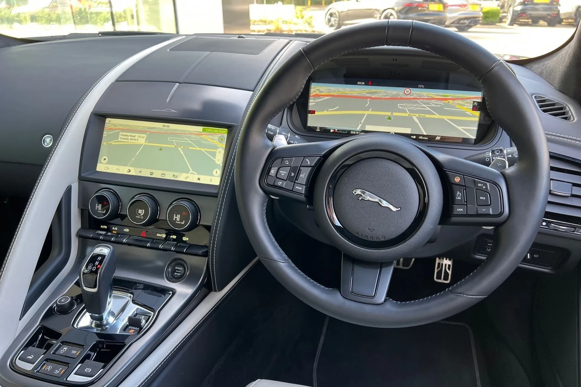 Jaguar F-TYPE thumbnail image number 33