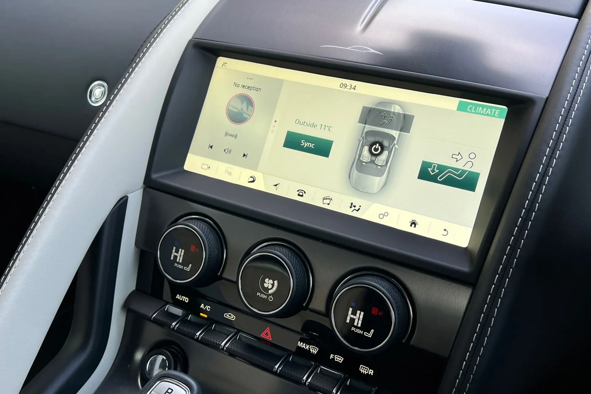 Jaguar F-TYPE thumbnail image number 49