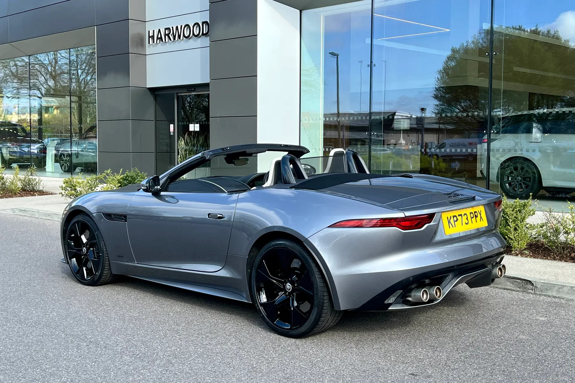 Jaguar F-TYPE thumbnail image number 62
