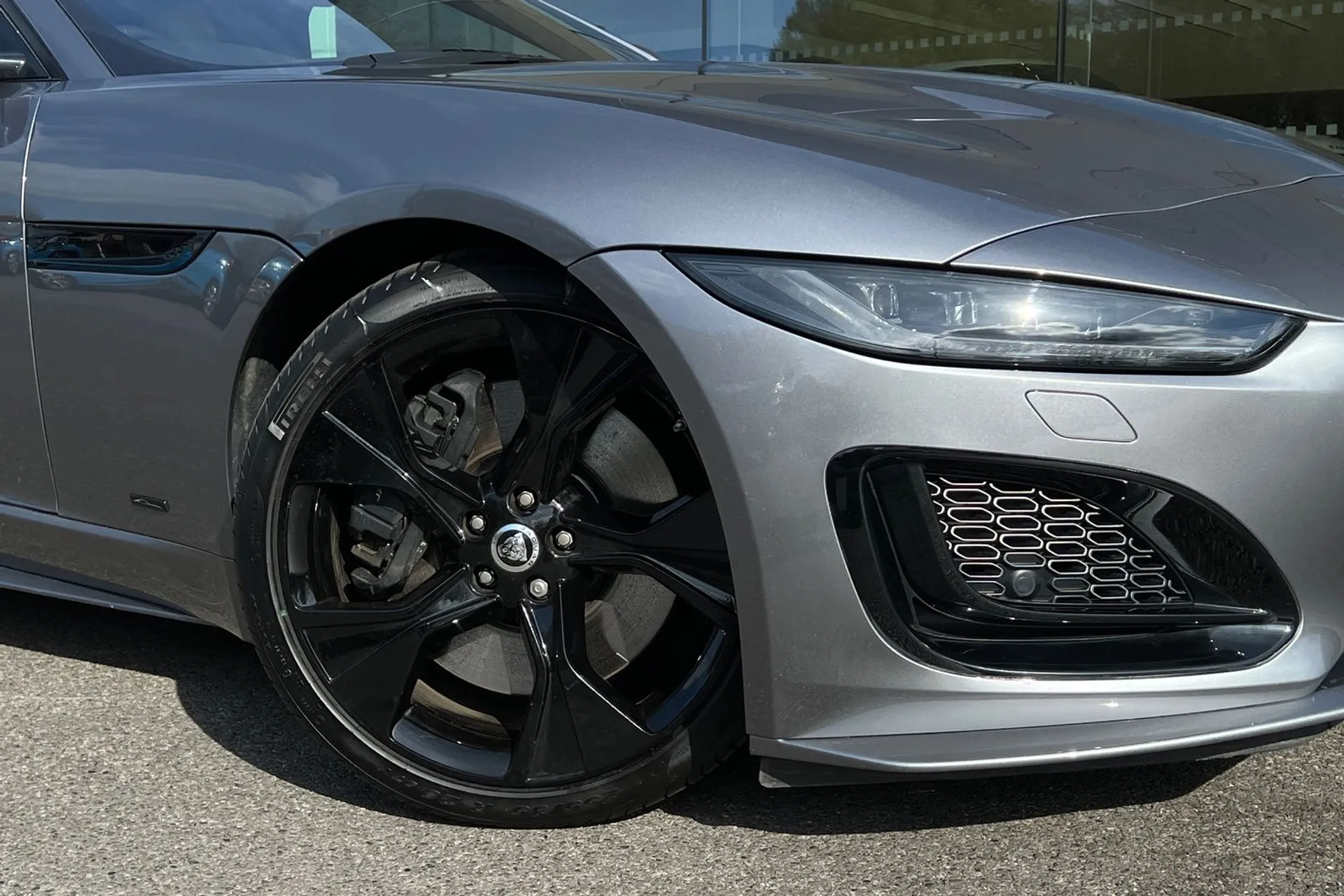 Jaguar F-TYPE thumbnail image number 11