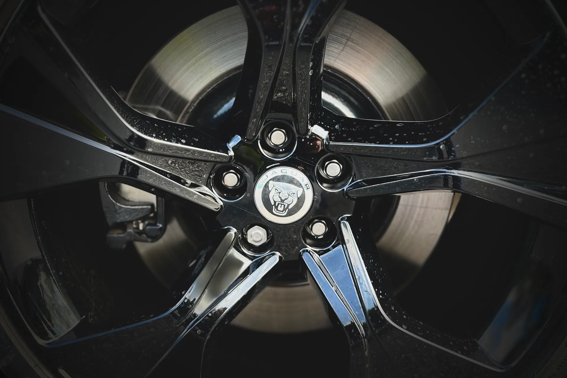 Jaguar F-TYPE thumbnail image number 27
