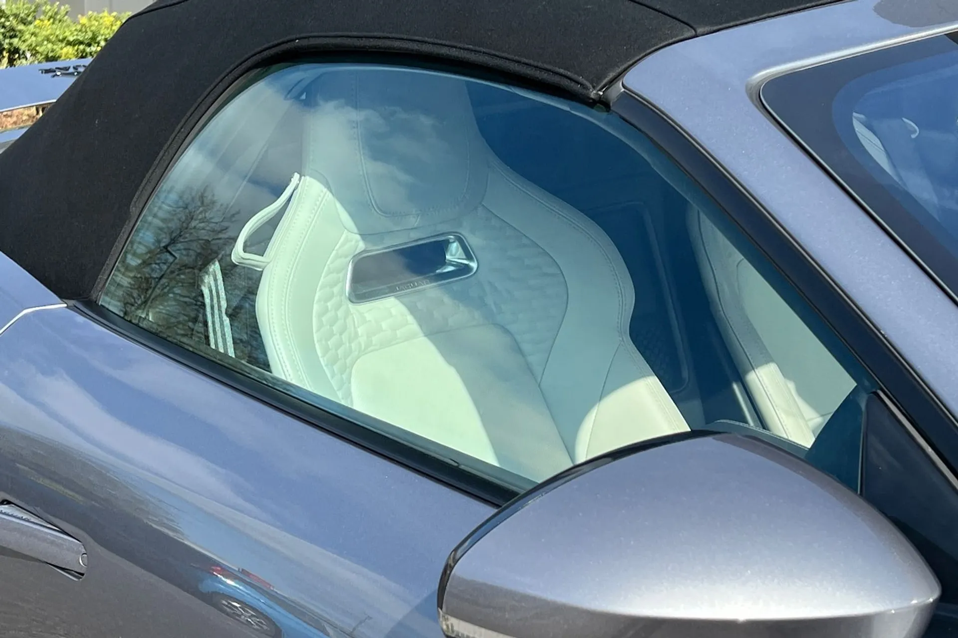 Jaguar F-TYPE thumbnail image number 22