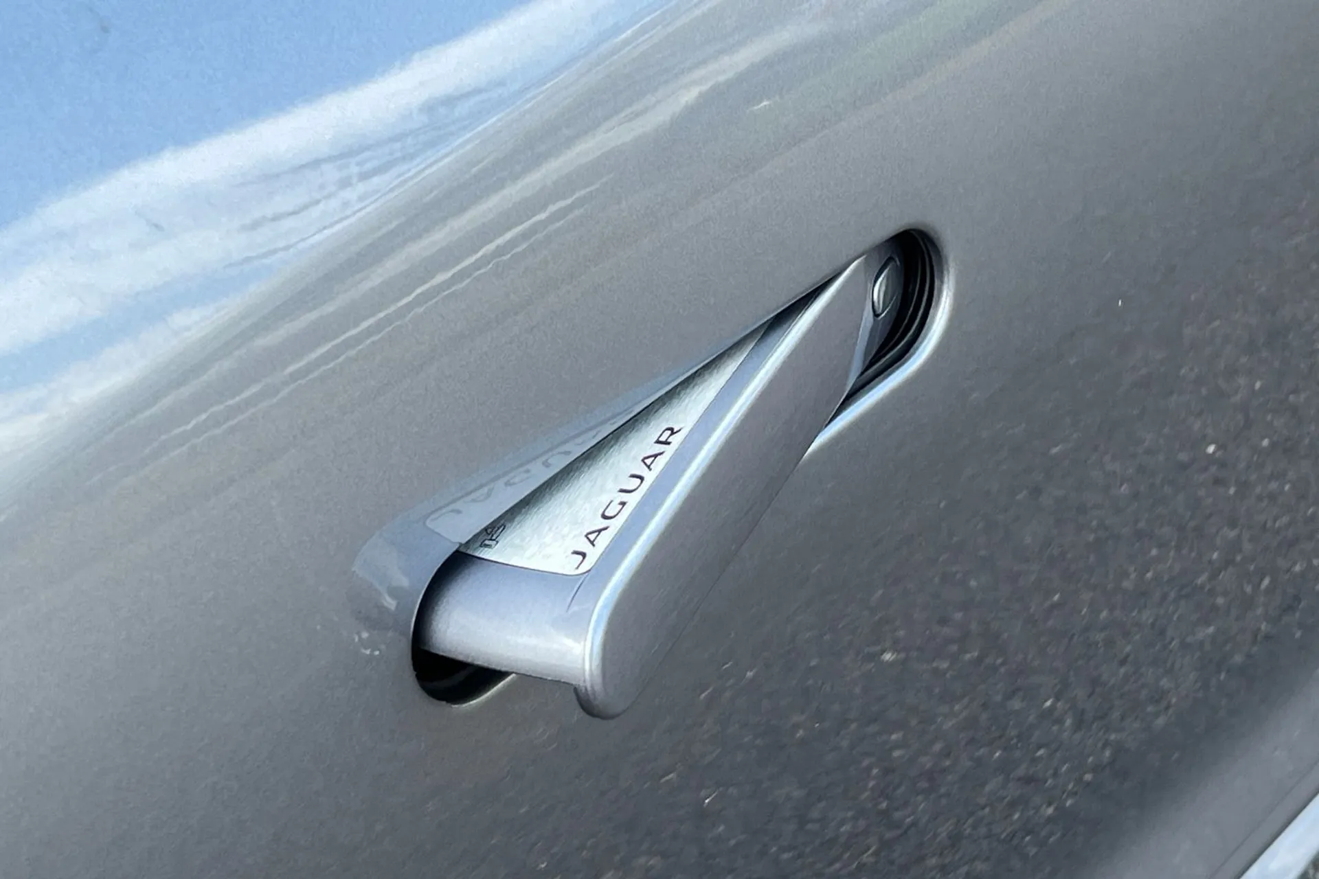 Jaguar F-TYPE thumbnail image number 28