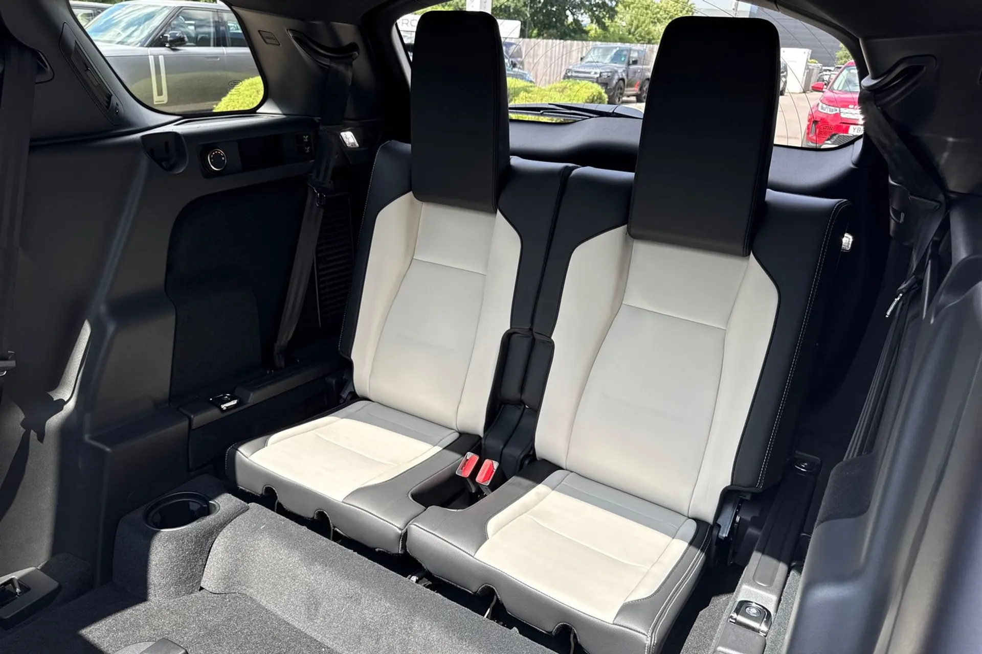 LAND ROVER DISCOVERY SPORT thumbnail image number 39