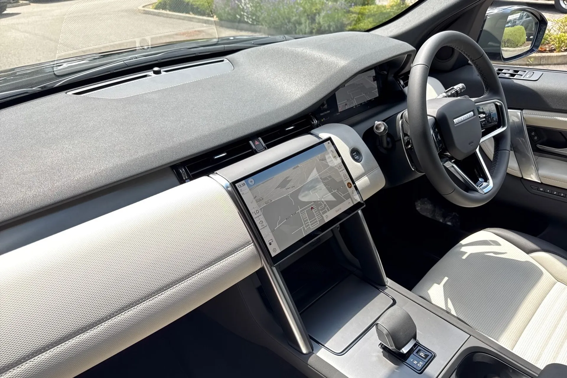 LAND ROVER DISCOVERY SPORT thumbnail image number 42