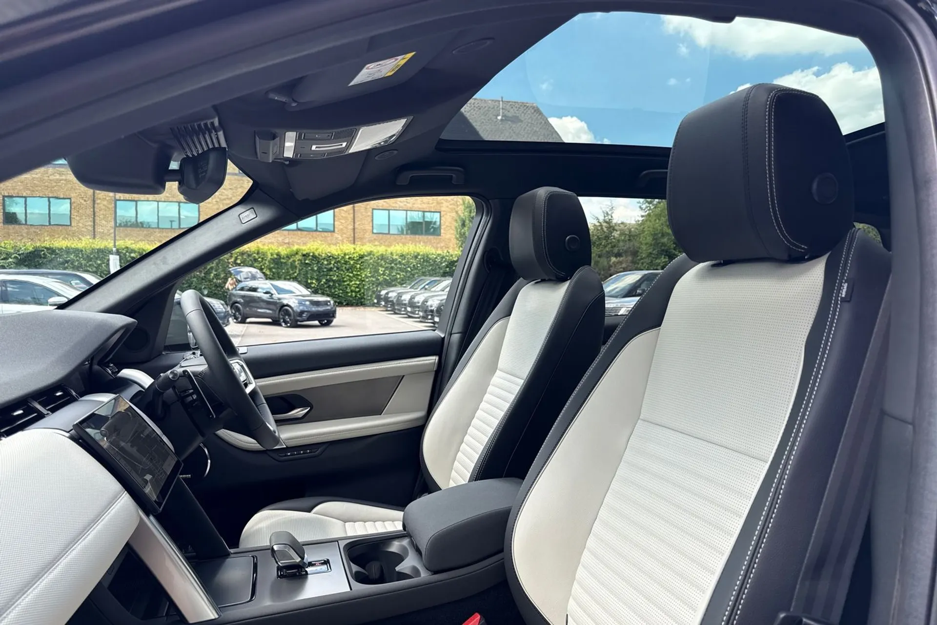 LAND ROVER DISCOVERY SPORT thumbnail image number 43