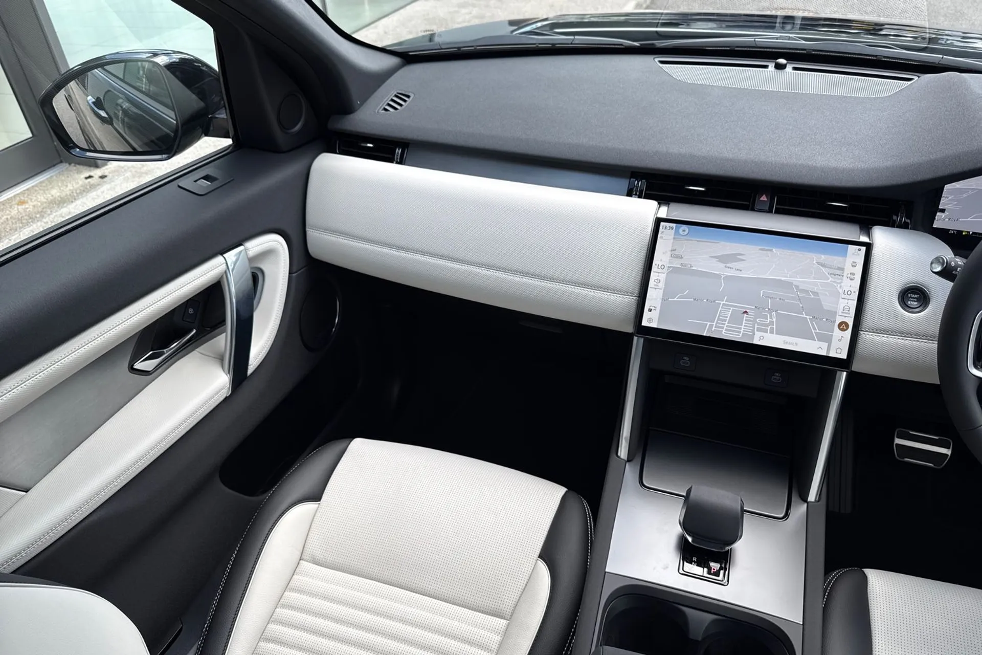 LAND ROVER DISCOVERY SPORT thumbnail image number 15