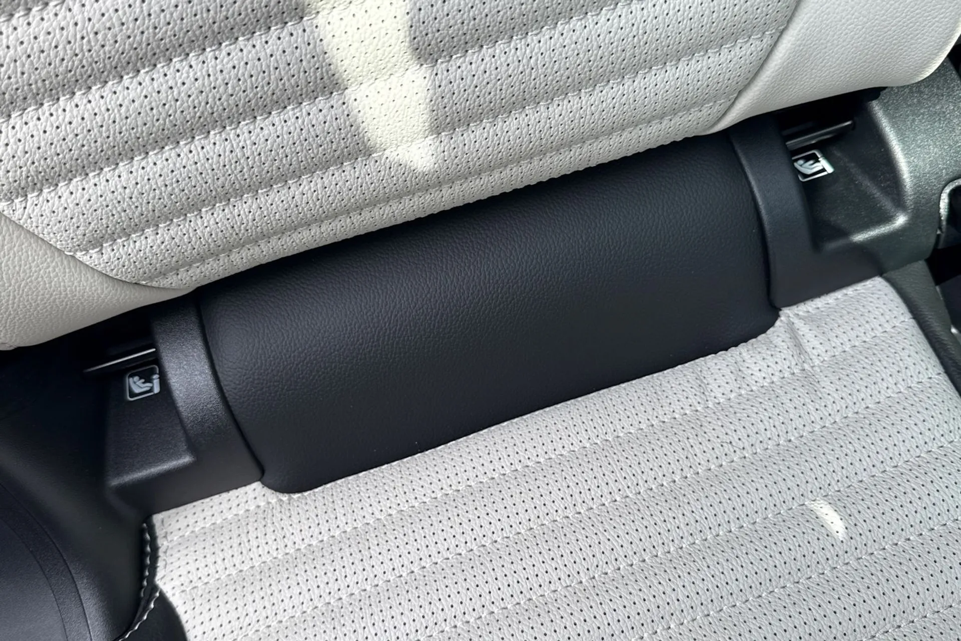 LAND ROVER DISCOVERY SPORT thumbnail image number 37