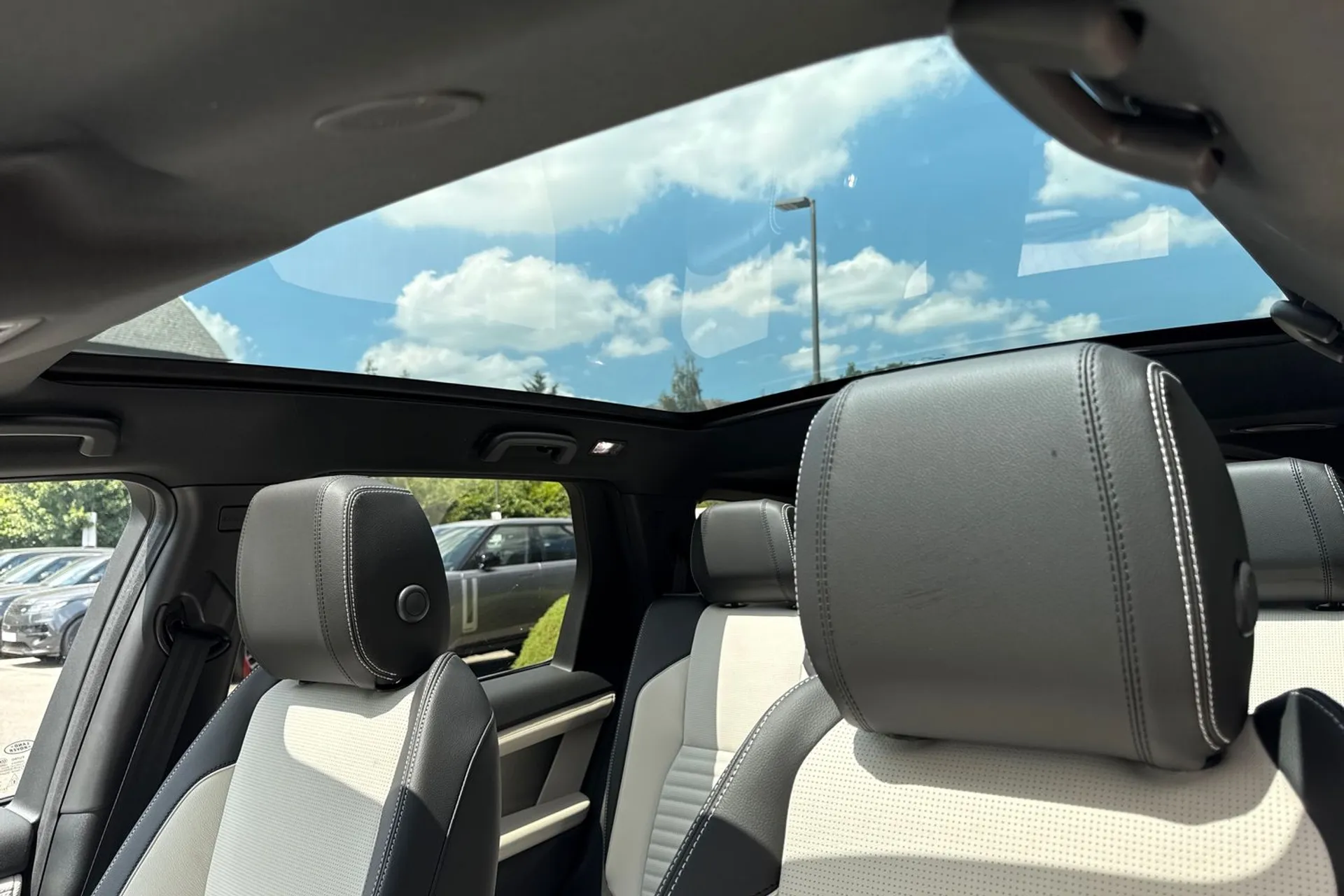 LAND ROVER DISCOVERY SPORT thumbnail image number 4