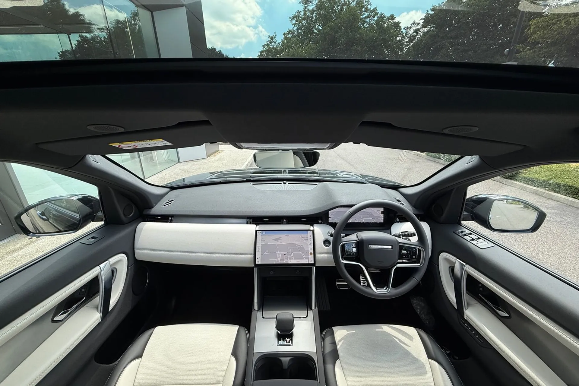LAND ROVER DISCOVERY SPORT thumbnail image number 3