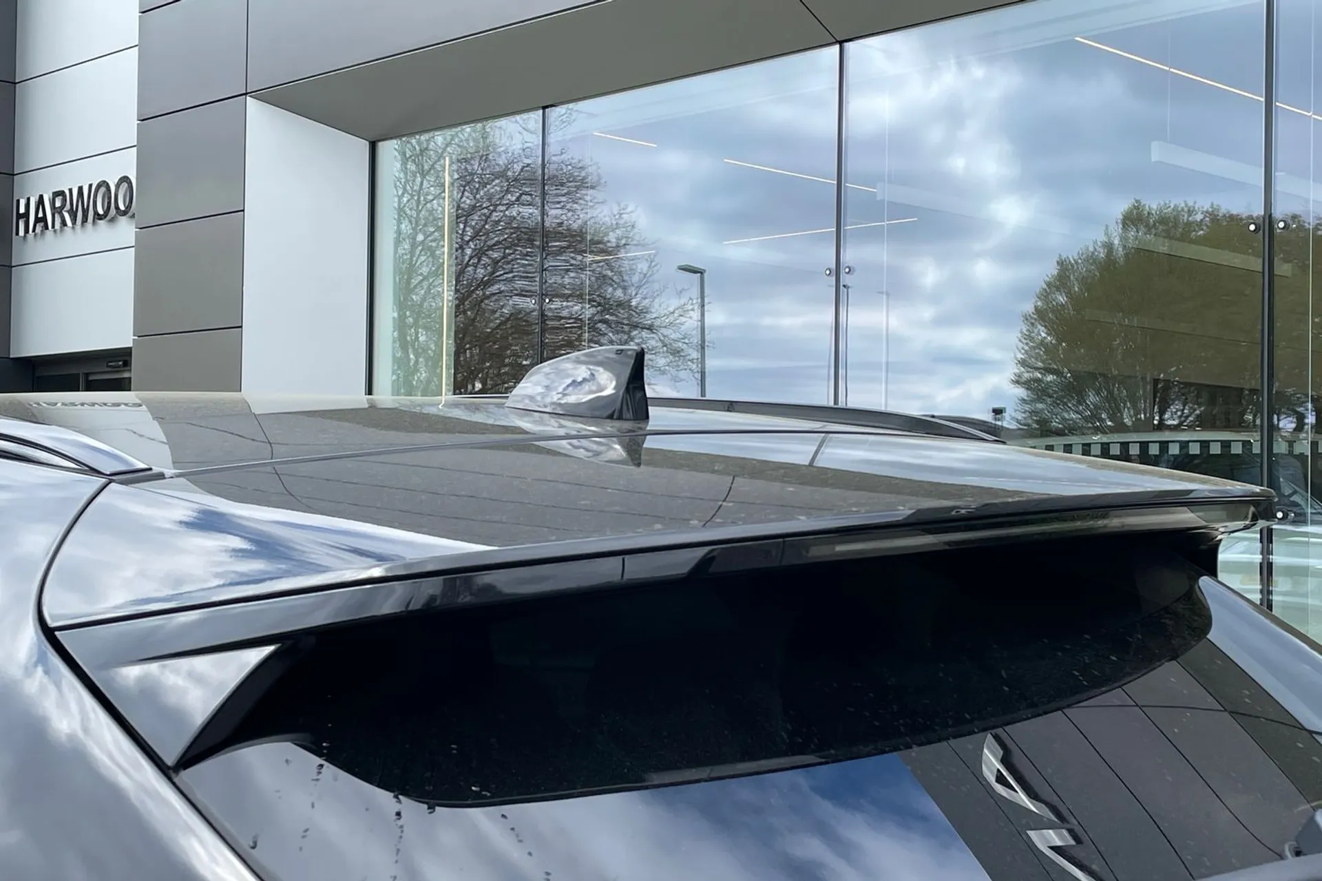 Jaguar F-PACE thumbnail image number 21