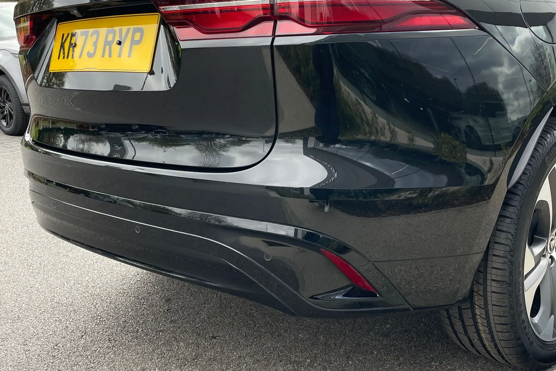 Jaguar F-PACE thumbnail image number 23