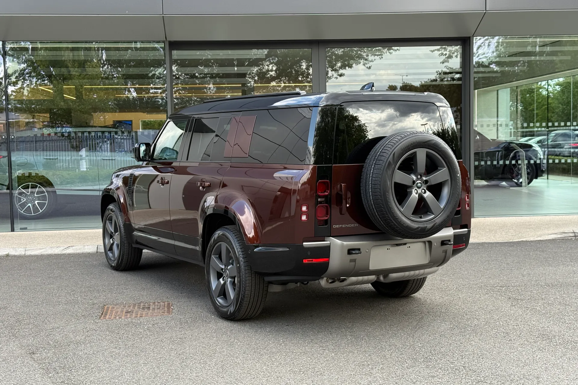 LAND ROVER Defender 130 thumbnail image number 61