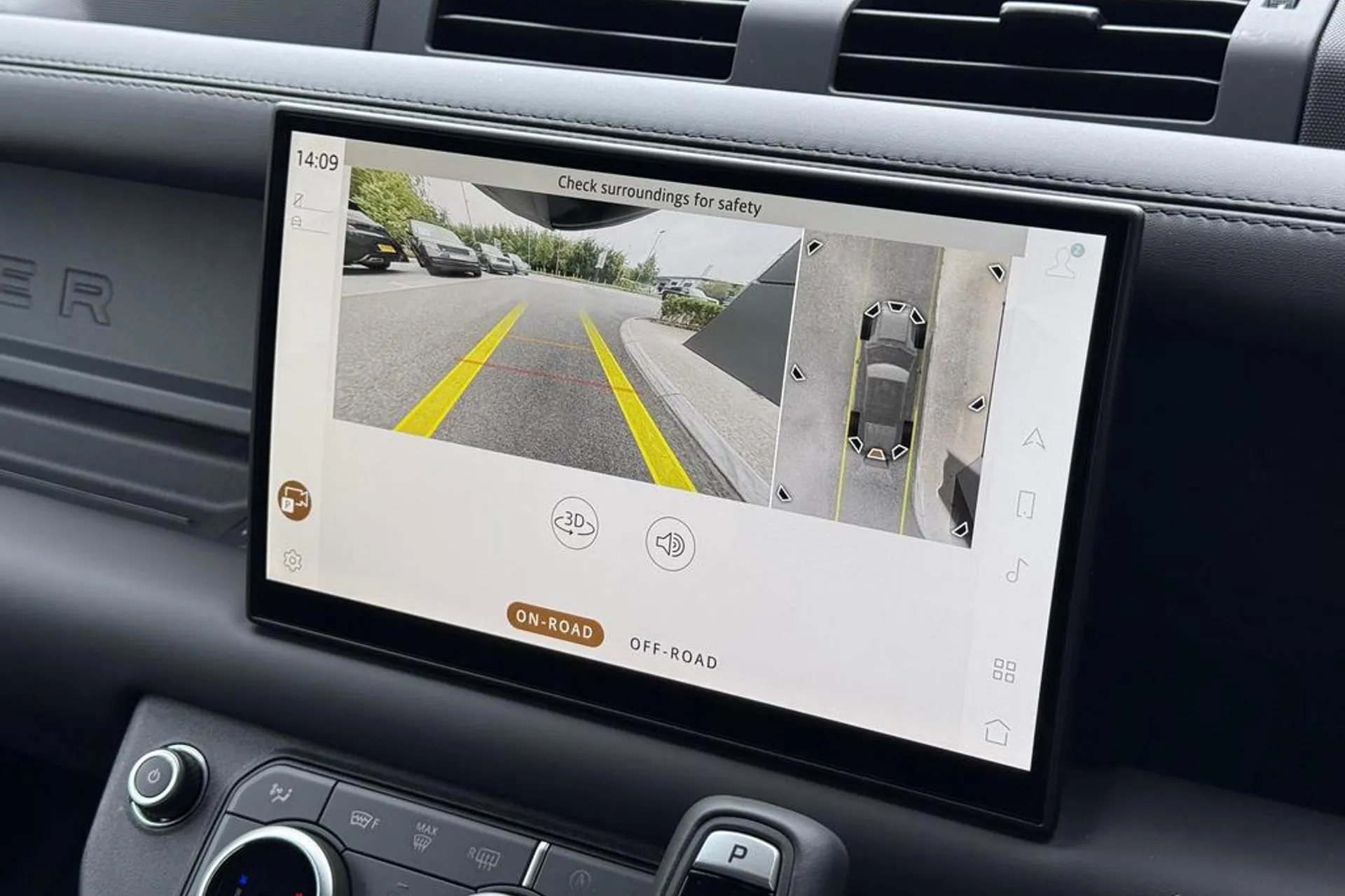 LAND ROVER Defender 130 thumbnail image number 4