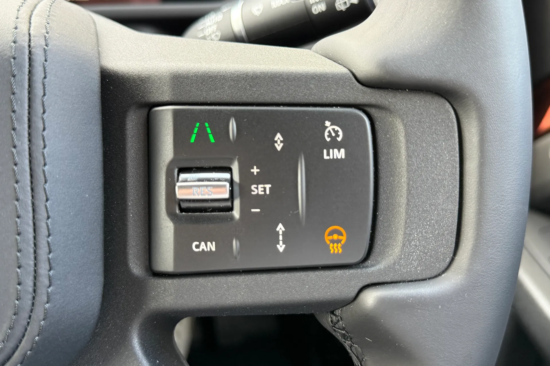 LAND ROVER Defender 130 thumbnail image number 28