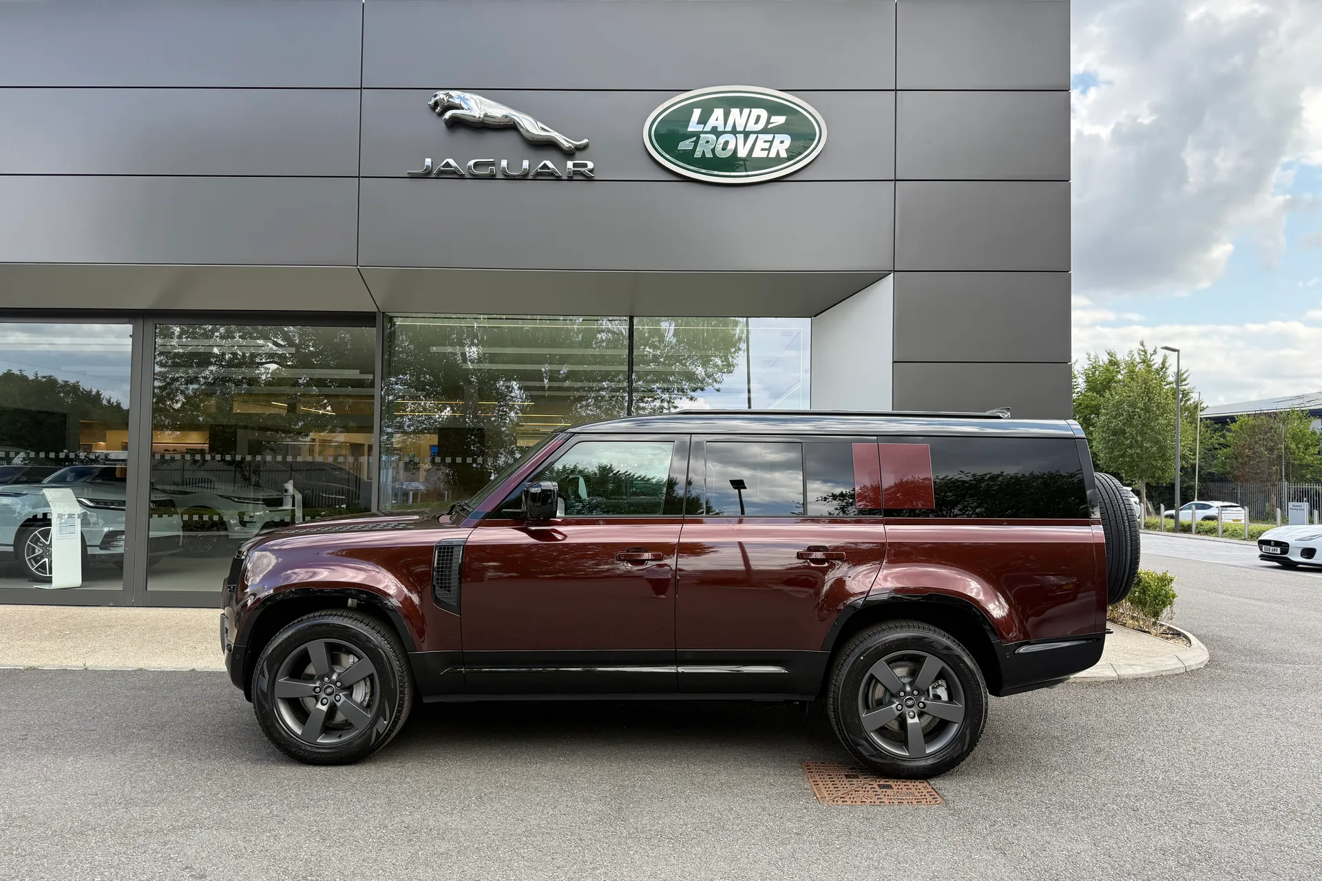 LAND ROVER Defender 130 thumbnail image number 27