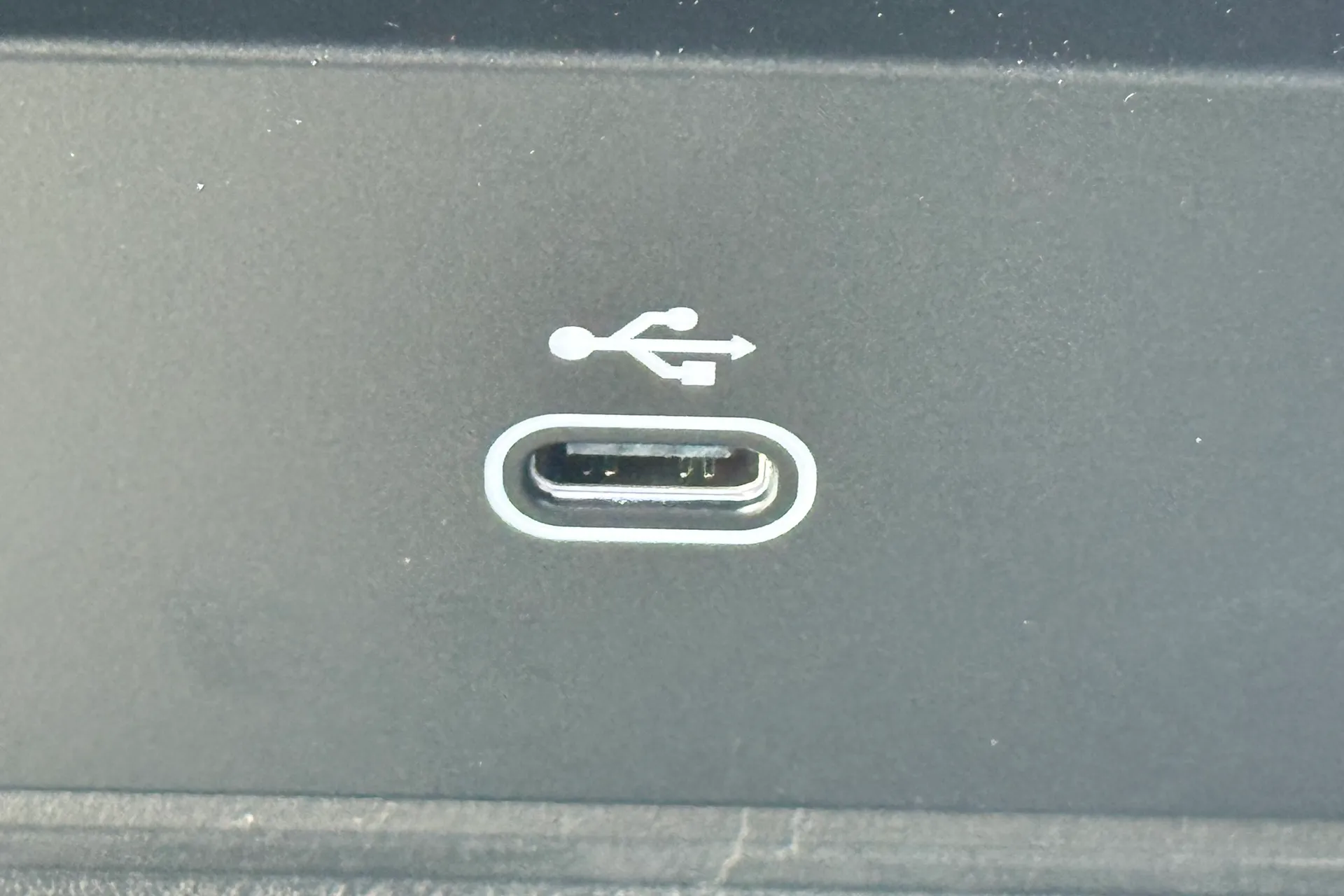 LAND ROVER Defender 130 thumbnail image number 56