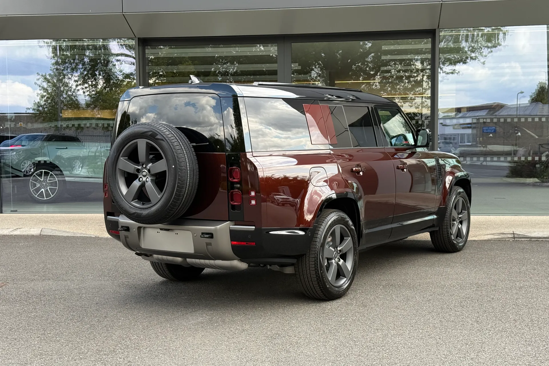 LAND ROVER Defender 130 thumbnail image number 7