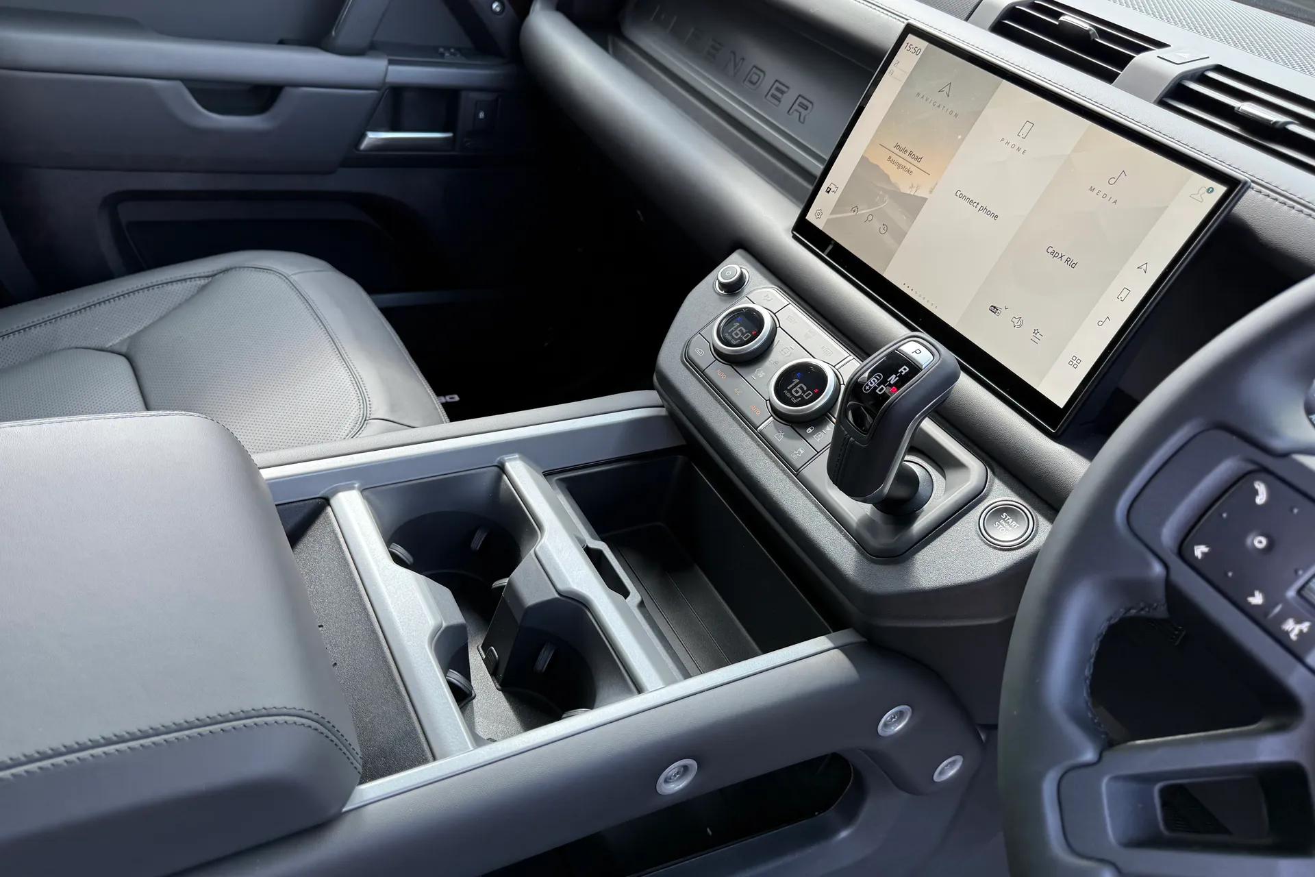 LAND ROVER Defender 130 thumbnail image number 19