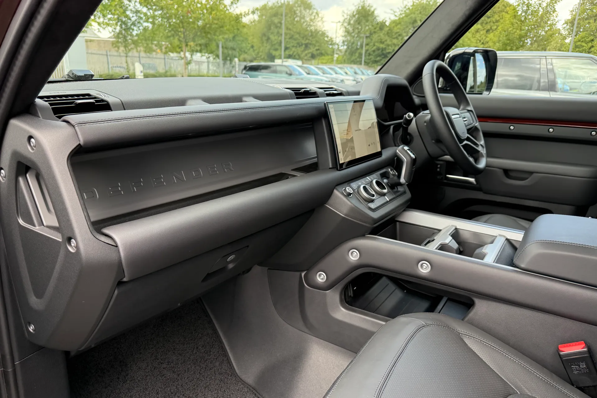 LAND ROVER Defender 130 thumbnail image number 51