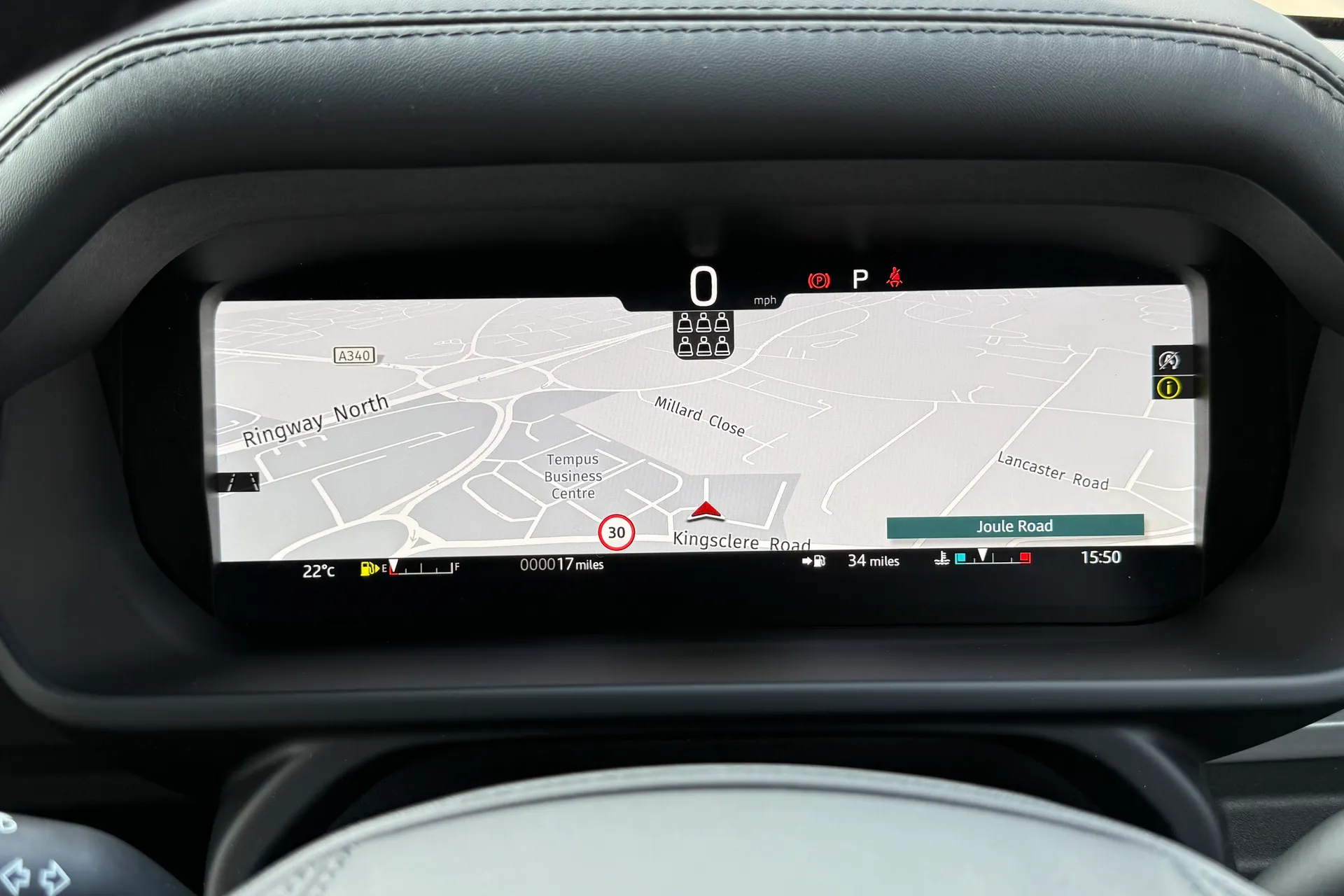 LAND ROVER Defender 130 thumbnail image number 25