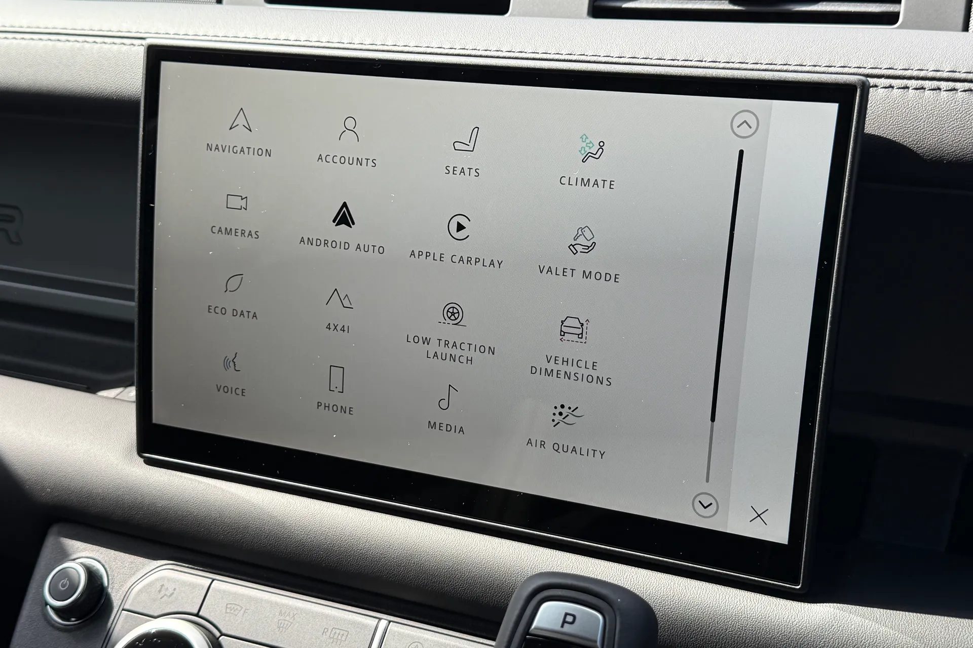 LAND ROVER Defender 130 thumbnail image number 47