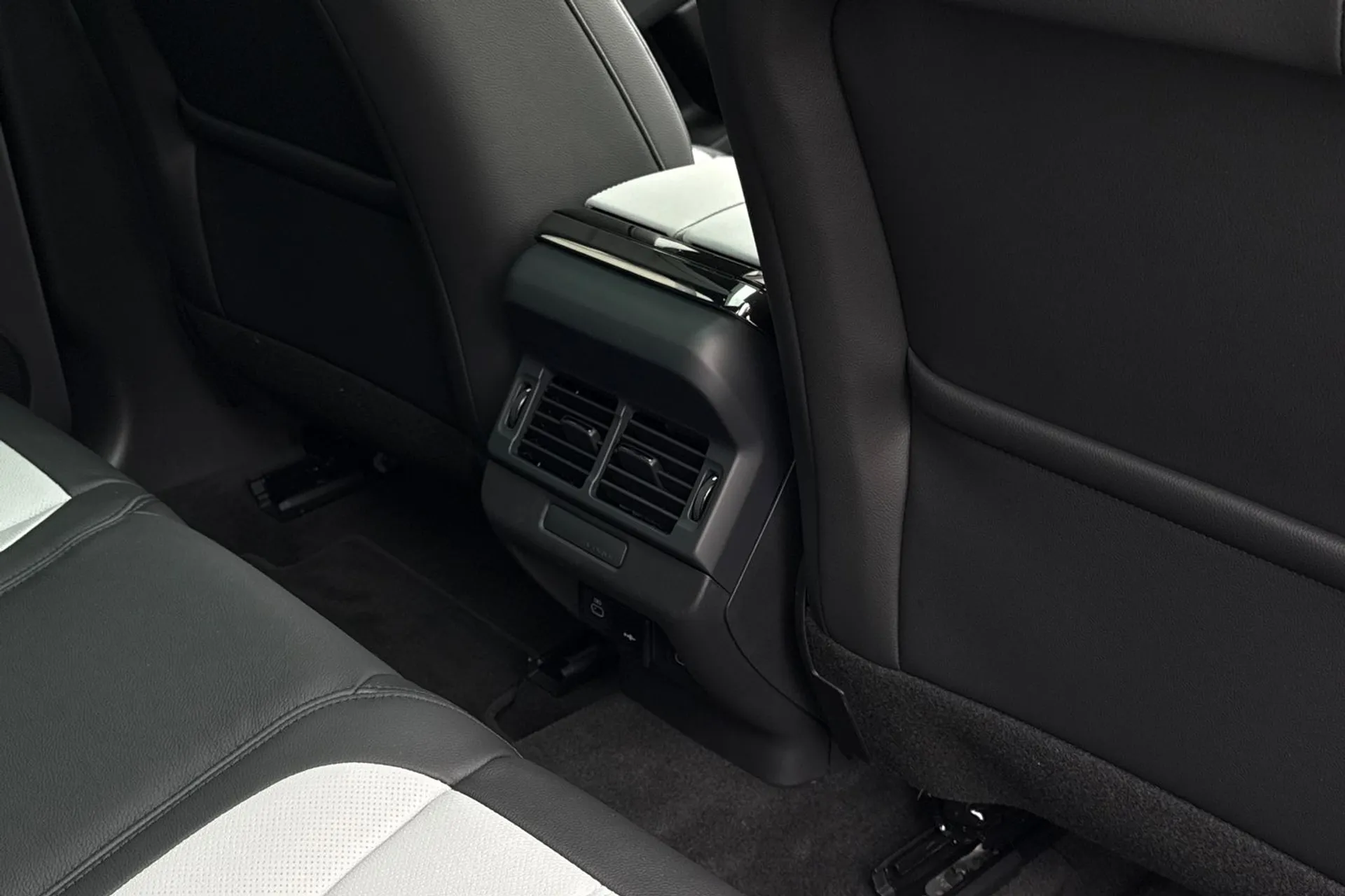 LAND ROVER RANGE ROVER EVOQUE thumbnail image number 39