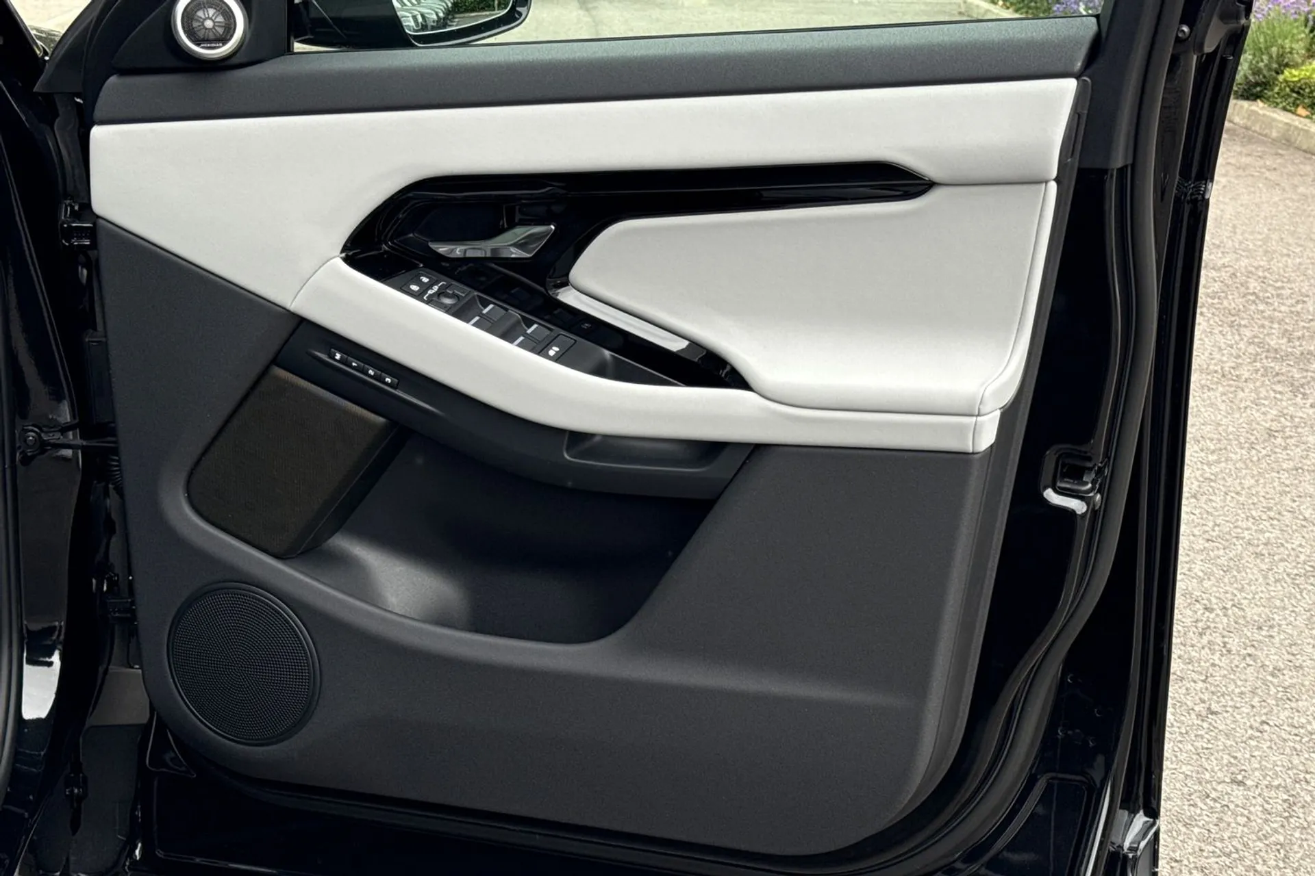 LAND ROVER RANGE ROVER EVOQUE thumbnail image number 57