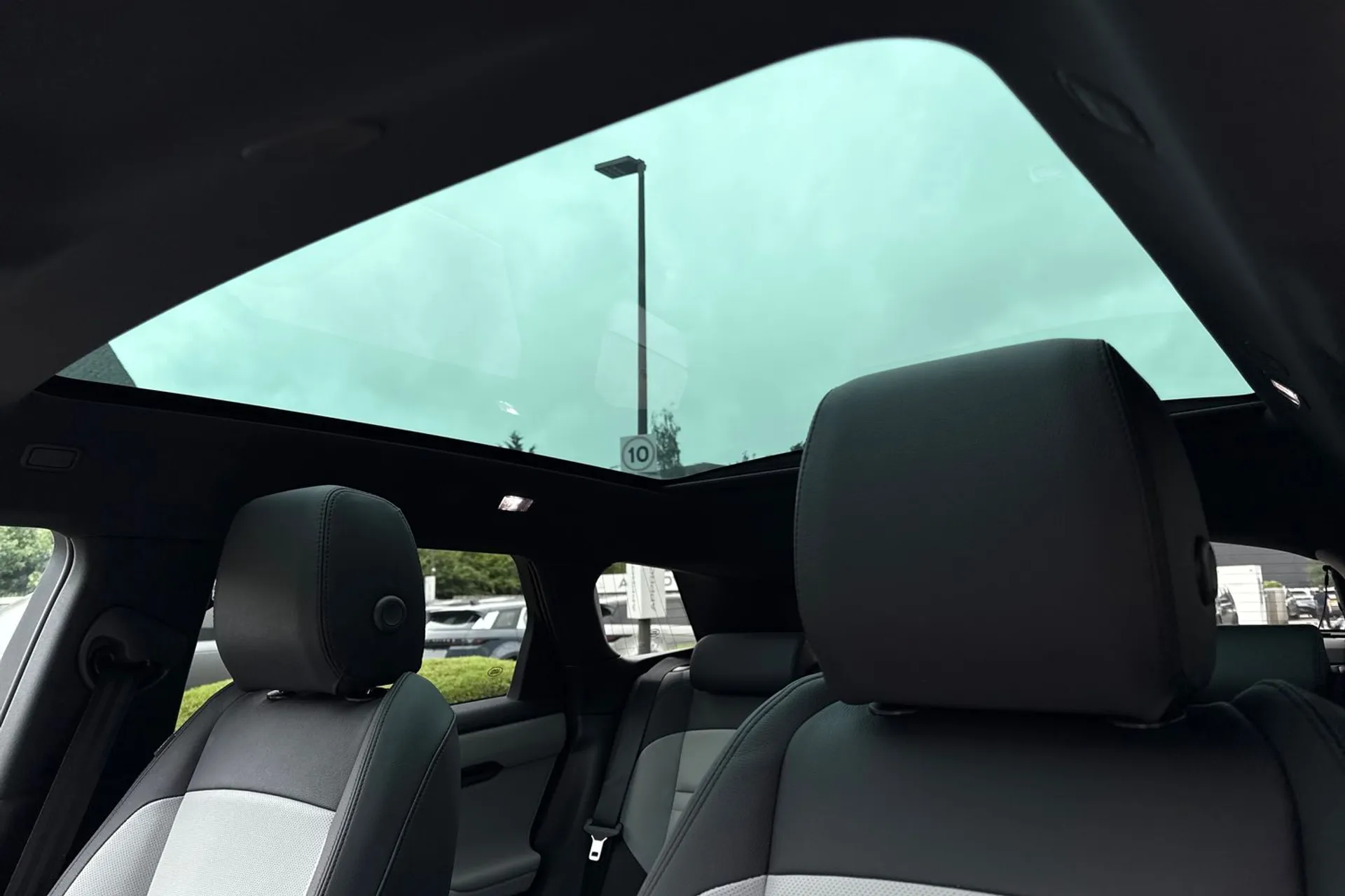 LAND ROVER RANGE ROVER EVOQUE thumbnail image number 7