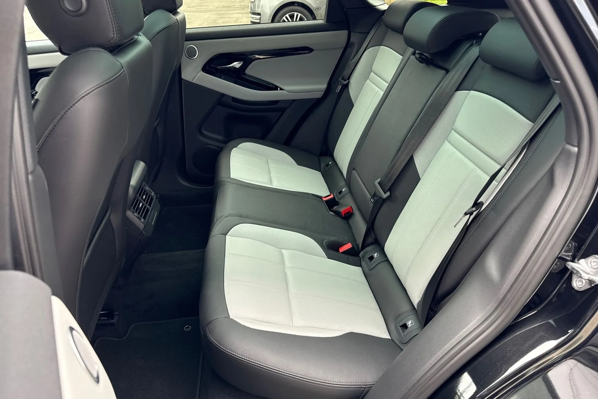 LAND ROVER RANGE ROVER EVOQUE thumbnail image number 47