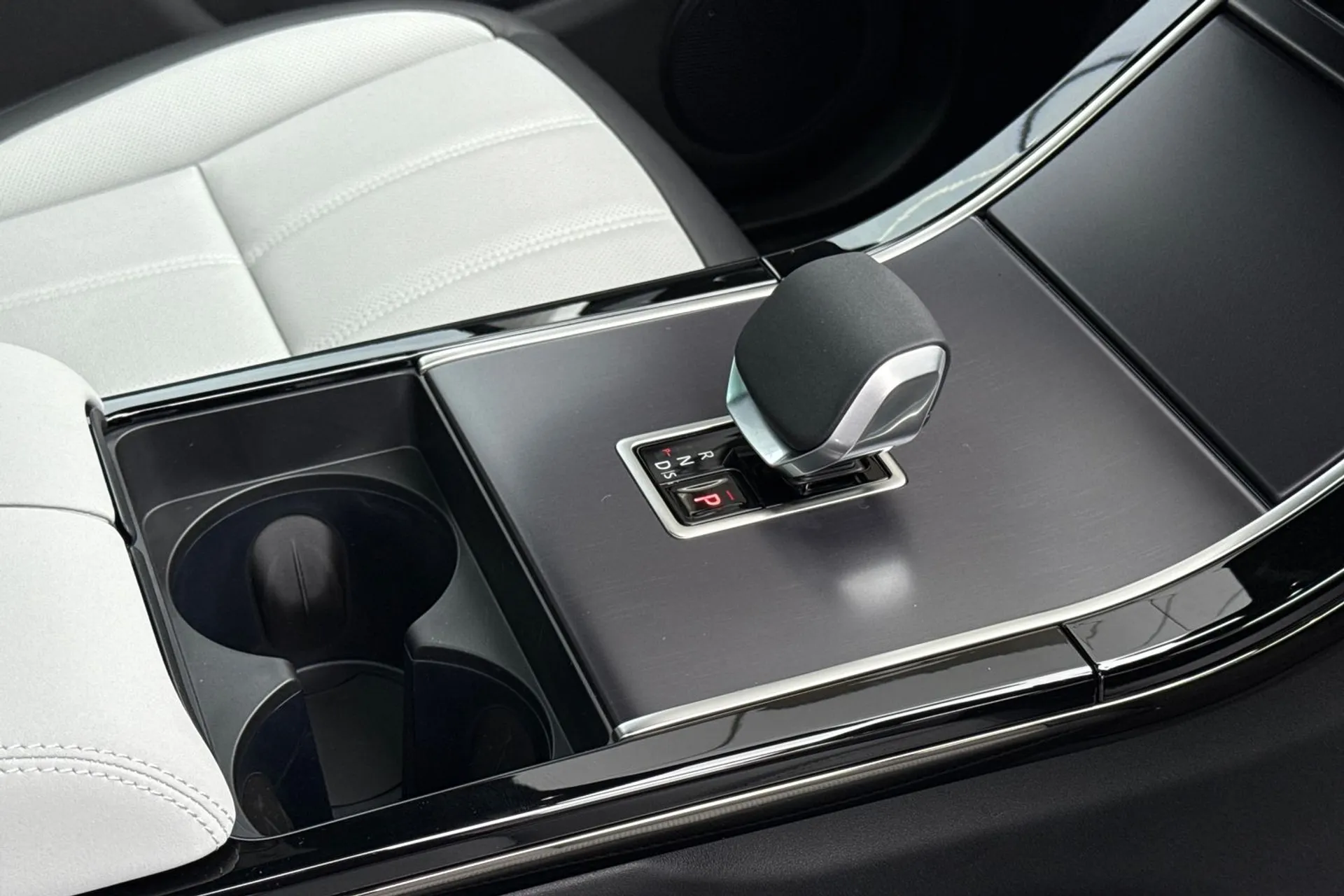 LAND ROVER RANGE ROVER EVOQUE thumbnail image number 26