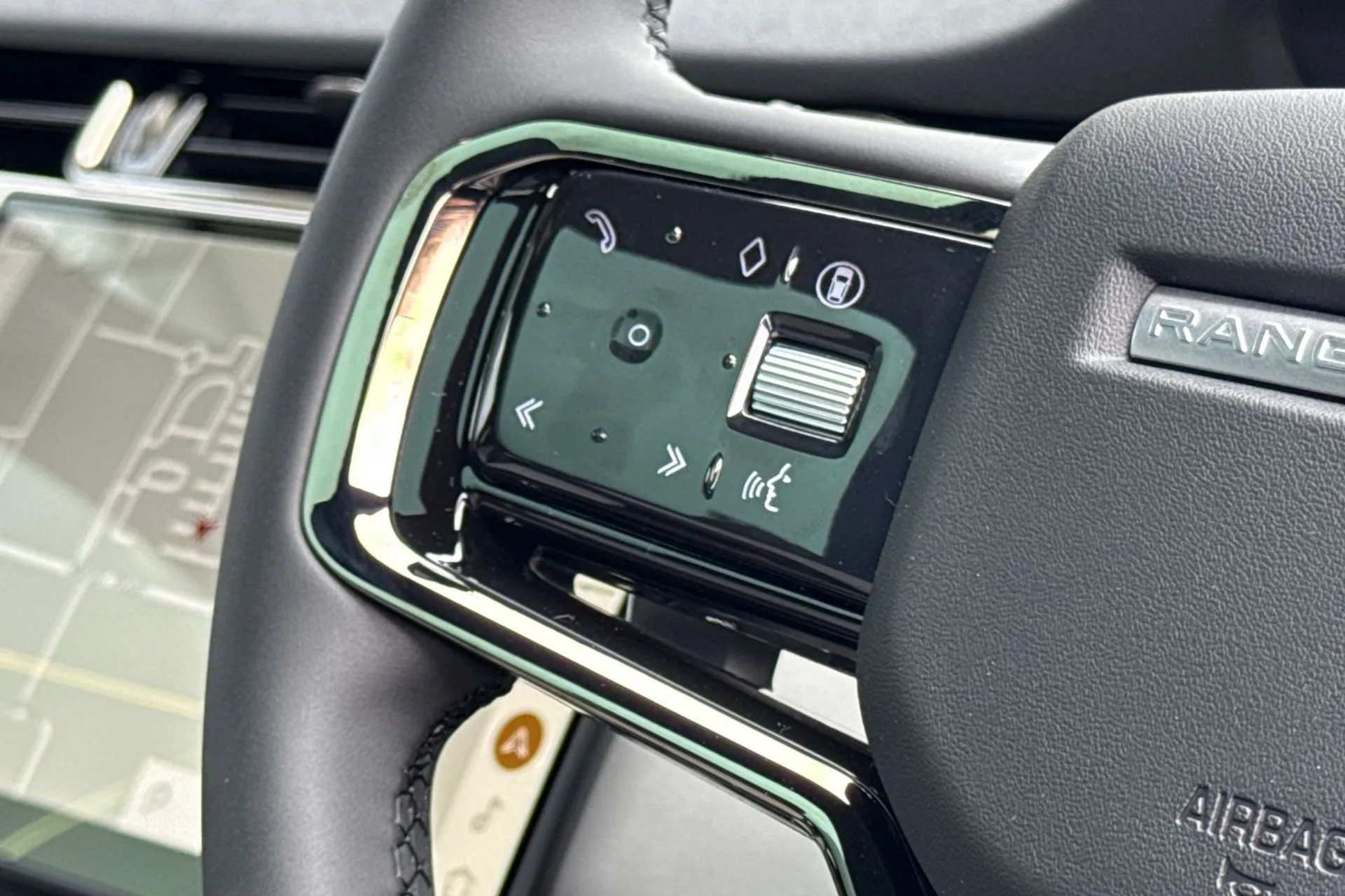 LAND ROVER RANGE ROVER EVOQUE thumbnail image number 48