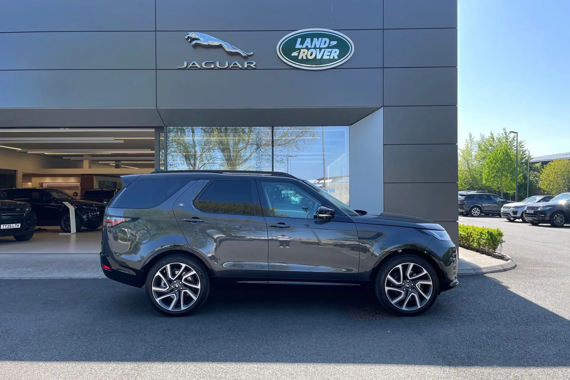 LAND ROVER DISCOVERY thumbnail image number 2