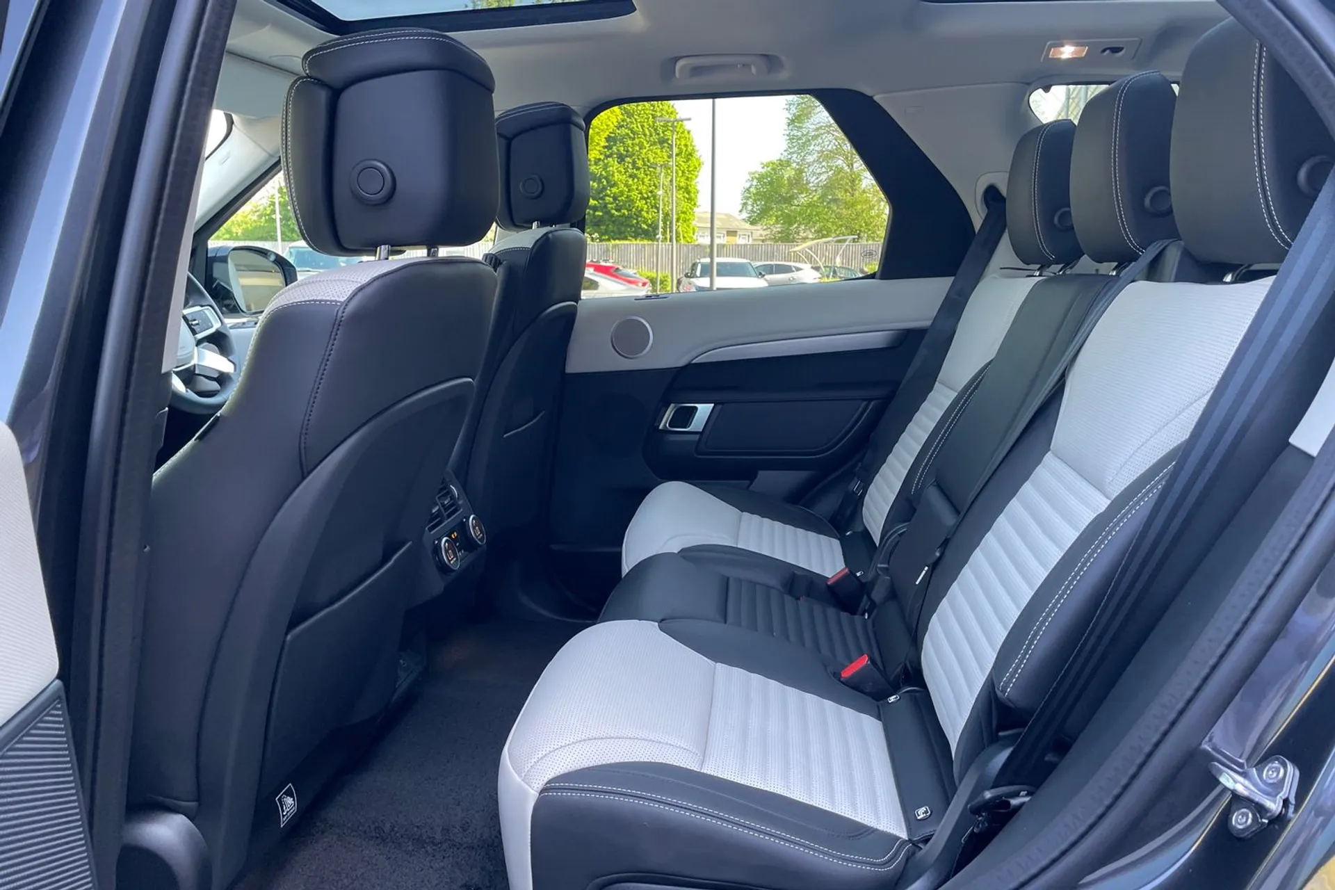 LAND ROVER DISCOVERY thumbnail image number 54