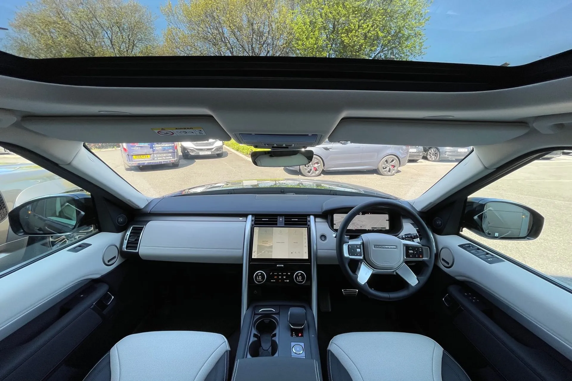 LAND ROVER DISCOVERY thumbnail image number 3