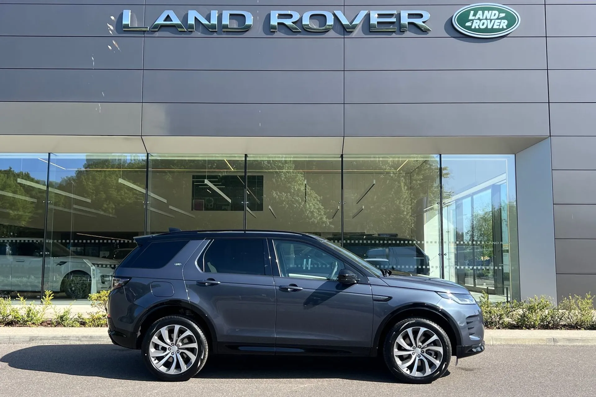LAND ROVER DISCOVERY SPORT thumbnail image number 2