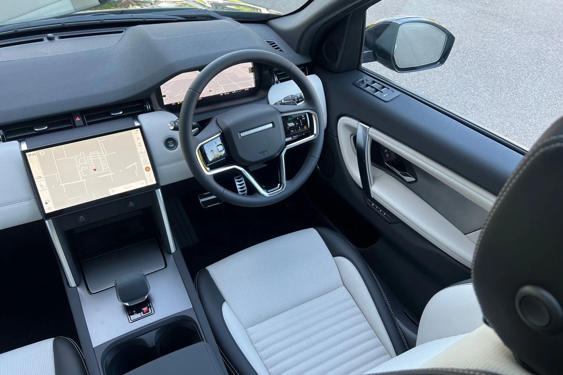 LAND ROVER DISCOVERY SPORT thumbnail image number 30