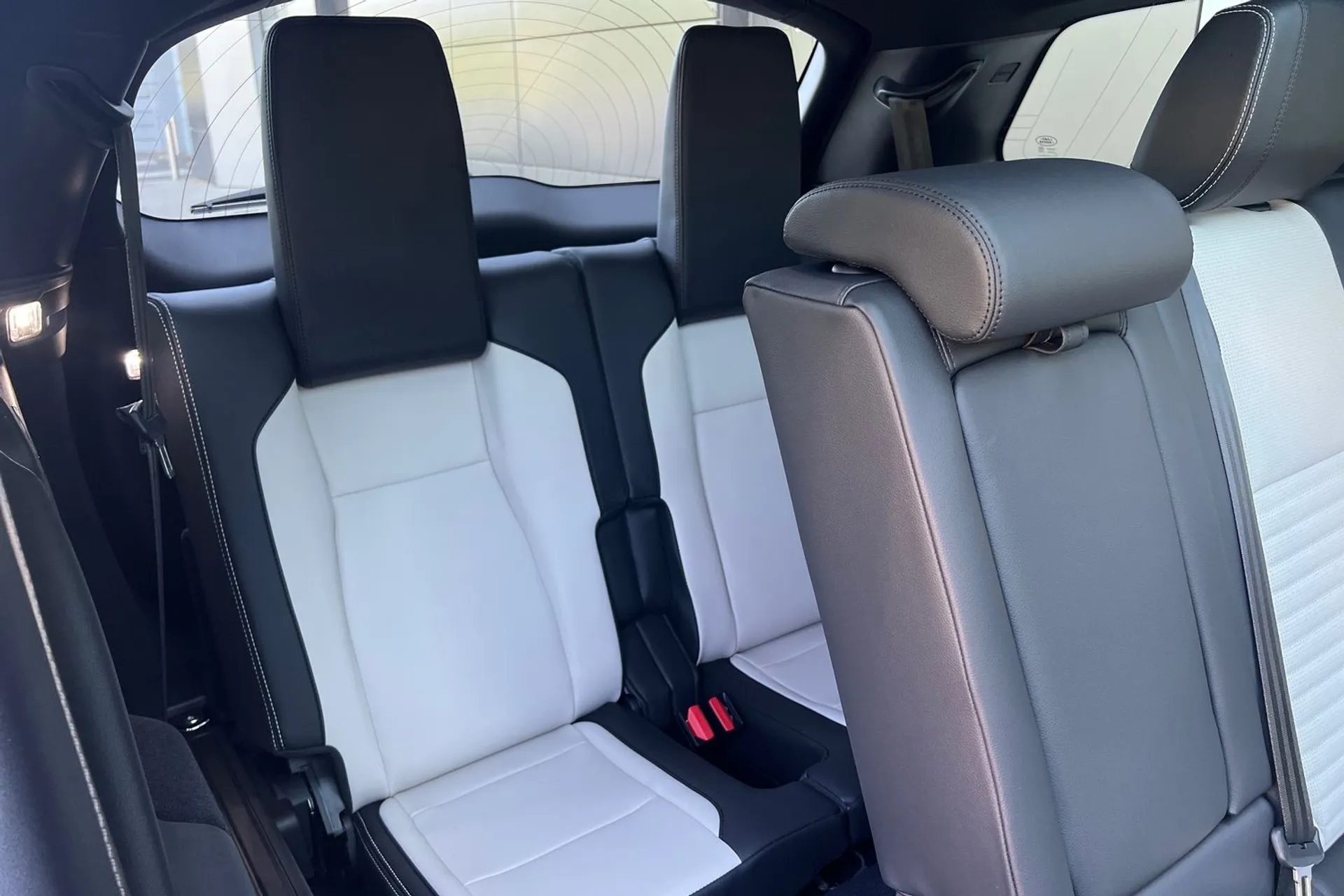 LAND ROVER DISCOVERY SPORT thumbnail image number 35