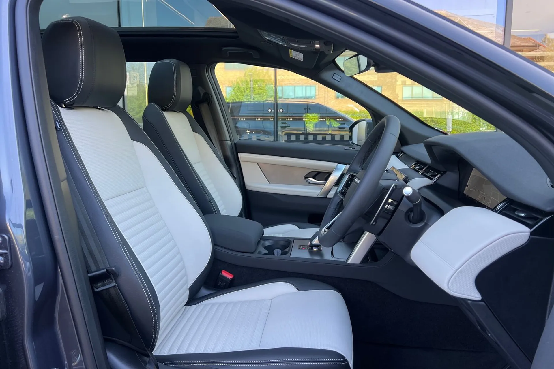 LAND ROVER DISCOVERY SPORT thumbnail image number 44