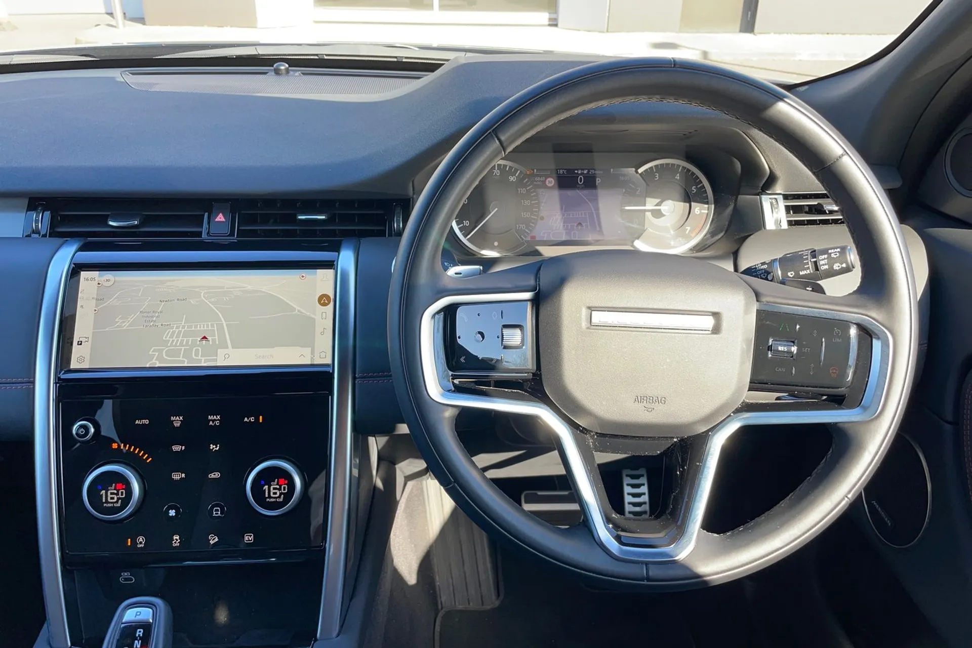LAND ROVER DISCOVERY SPORT thumbnail image number 17
