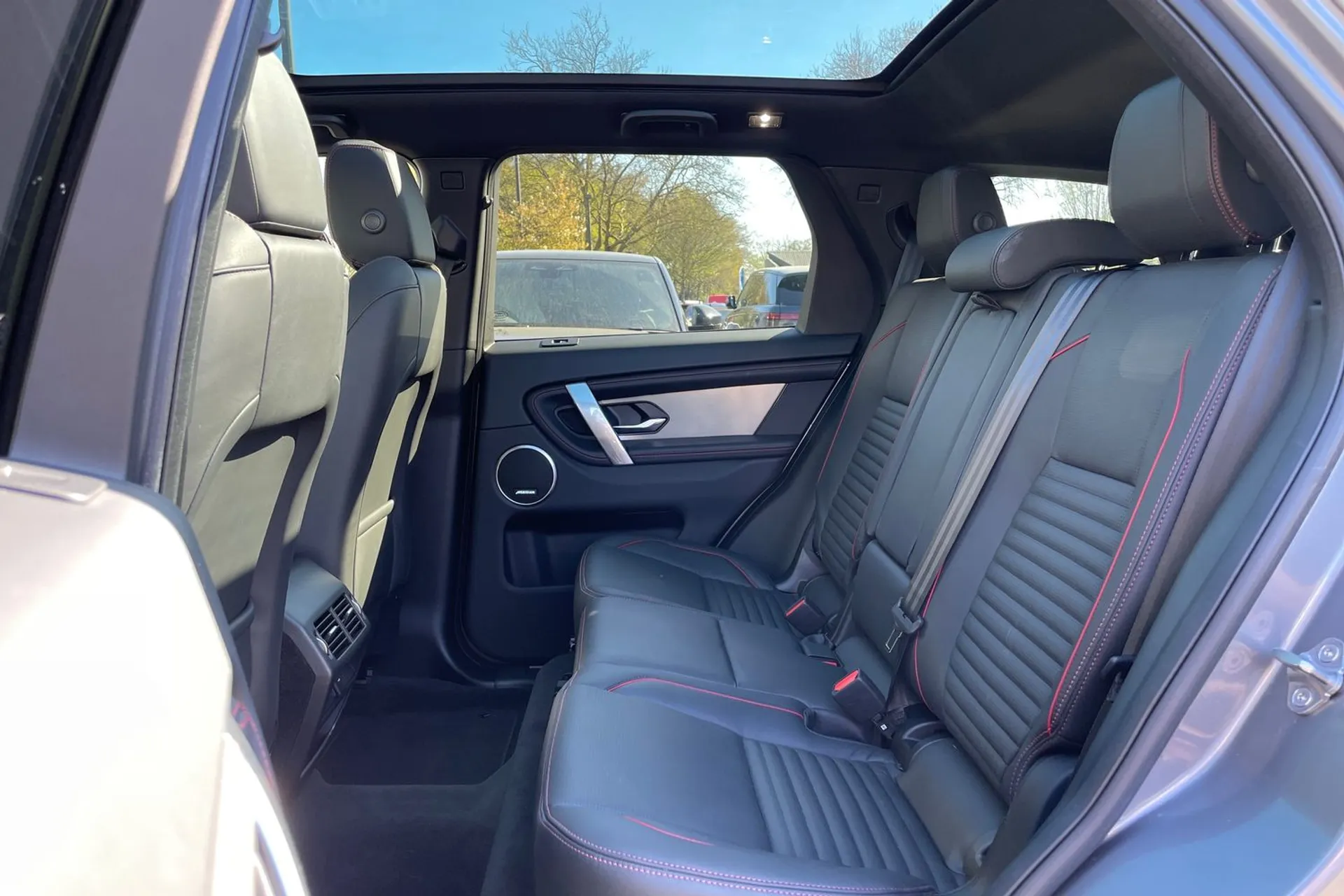 LAND ROVER DISCOVERY SPORT thumbnail image number 30