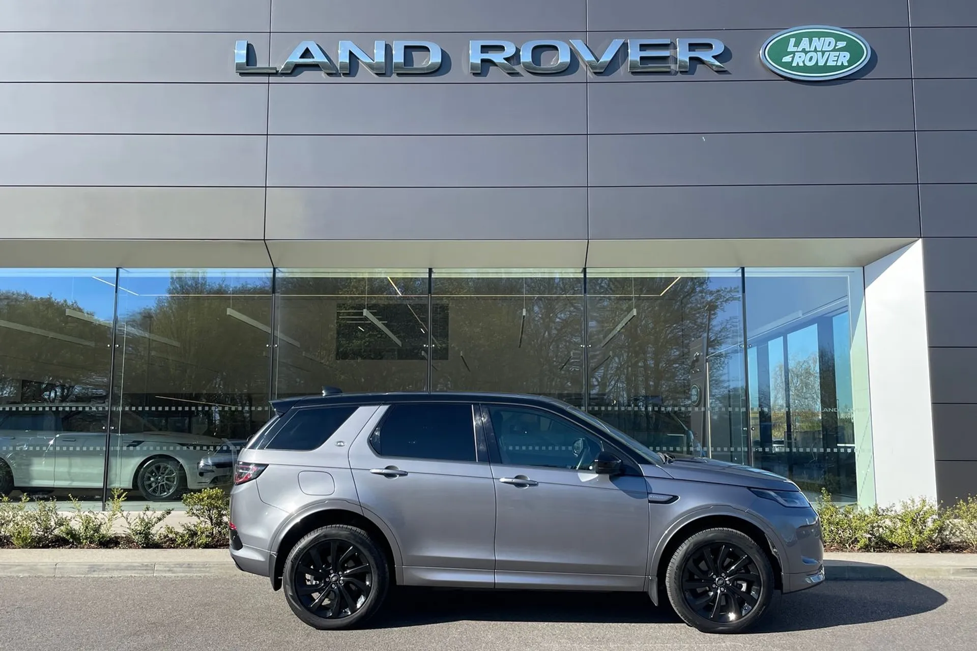 LAND ROVER DISCOVERY SPORT thumbnail image number 2
